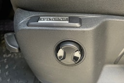 harmaa Volkswagen Caddy Maxi 2025 kuva 17.