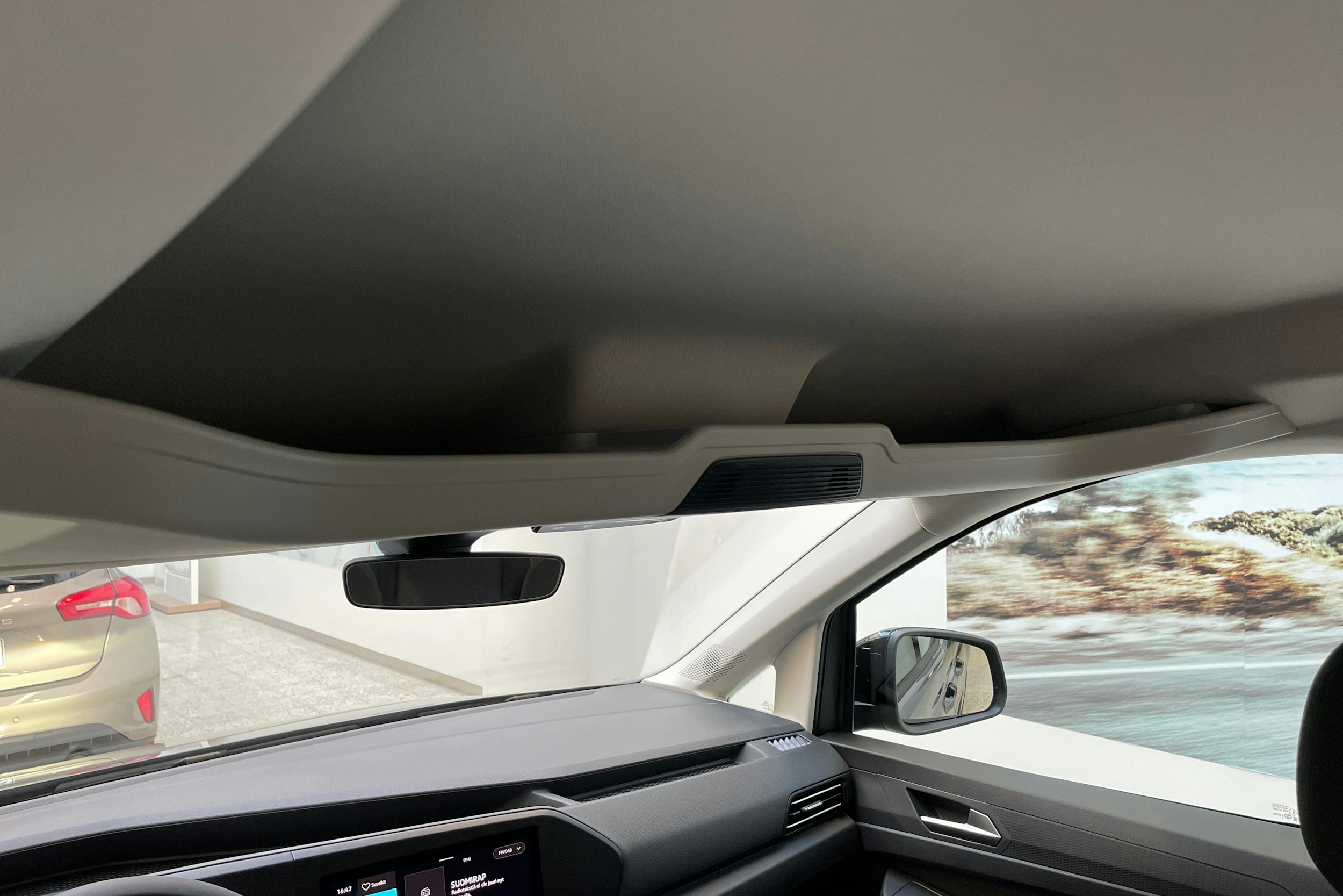 harmaa Volkswagen Caddy Maxi 2025 kuva 27.