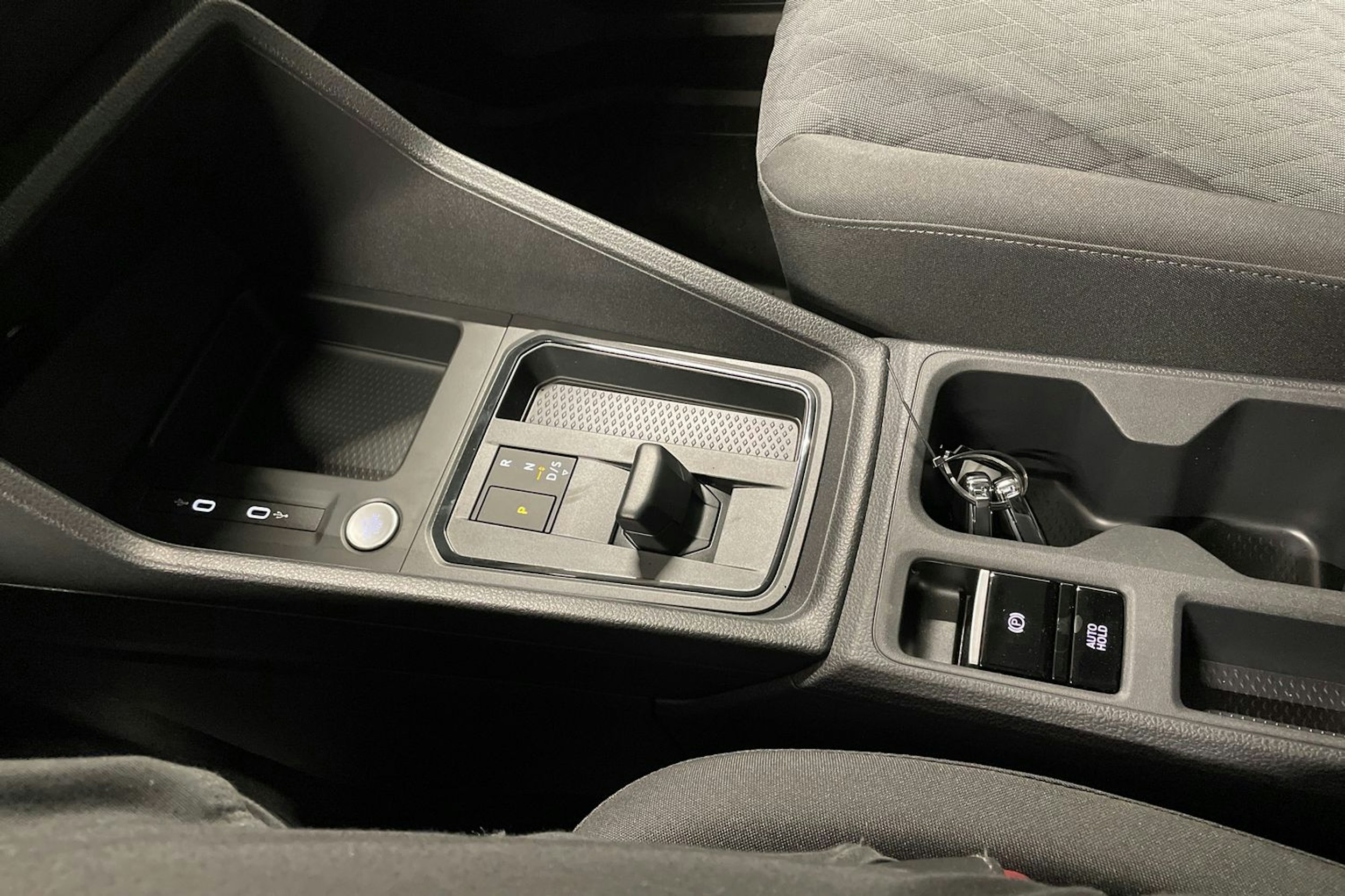 ruskea (beige) Volkswagen Caddy Maxi 2025 kuva 15.