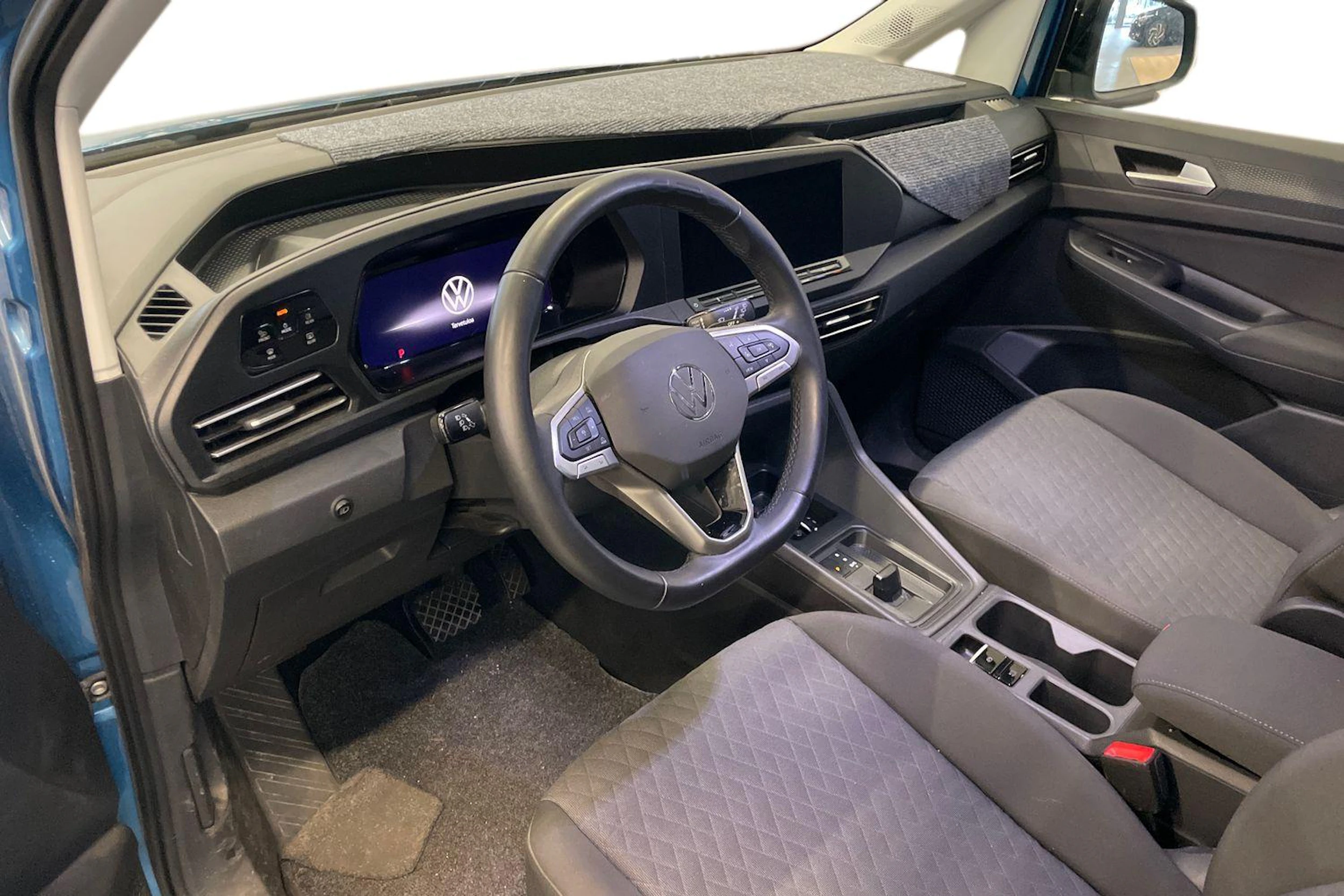 sininen Volkswagen Caddy Maxi 2025 kuva 3.