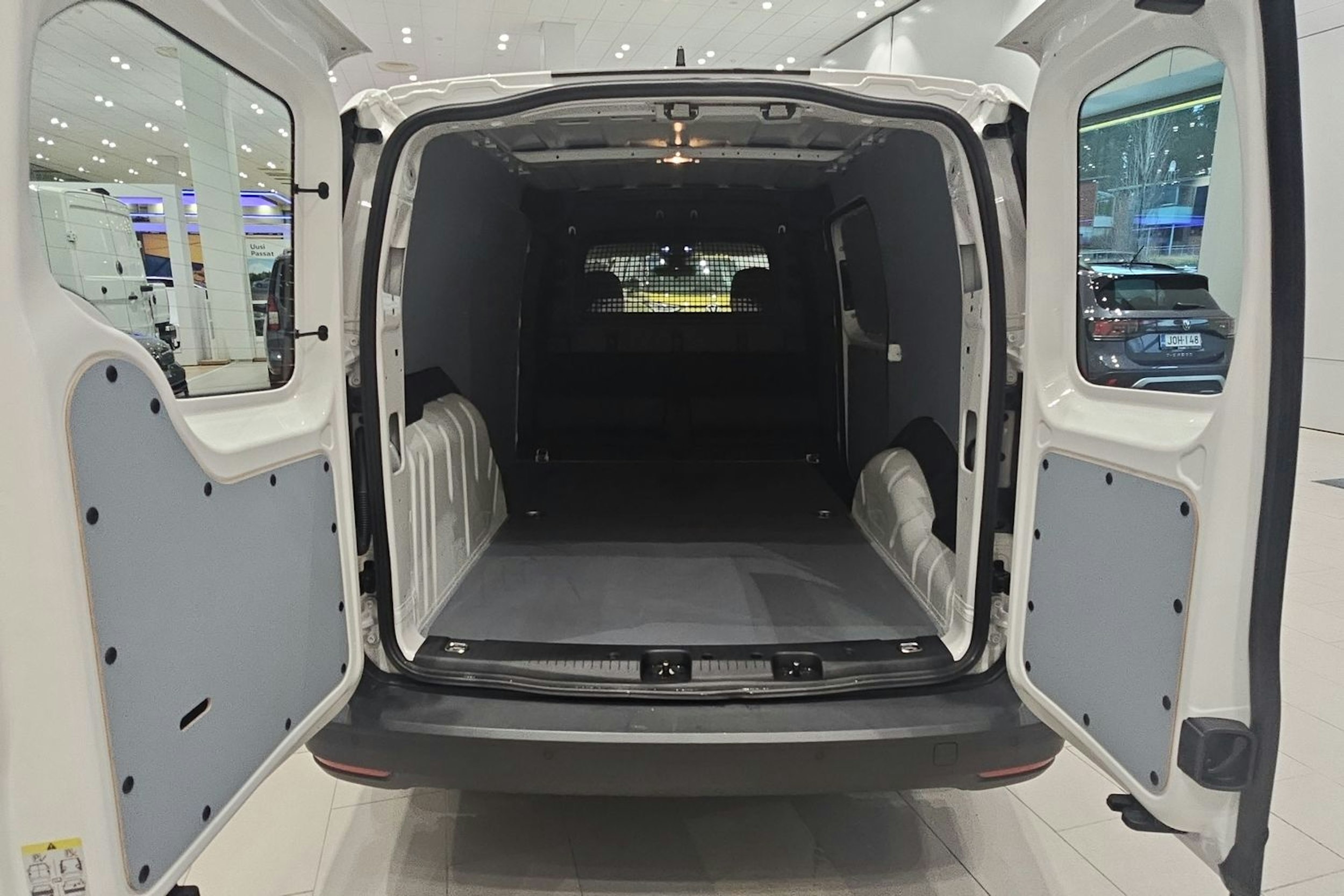 valkoinen Volkswagen Caddy Maxi 2025 kuva 9.