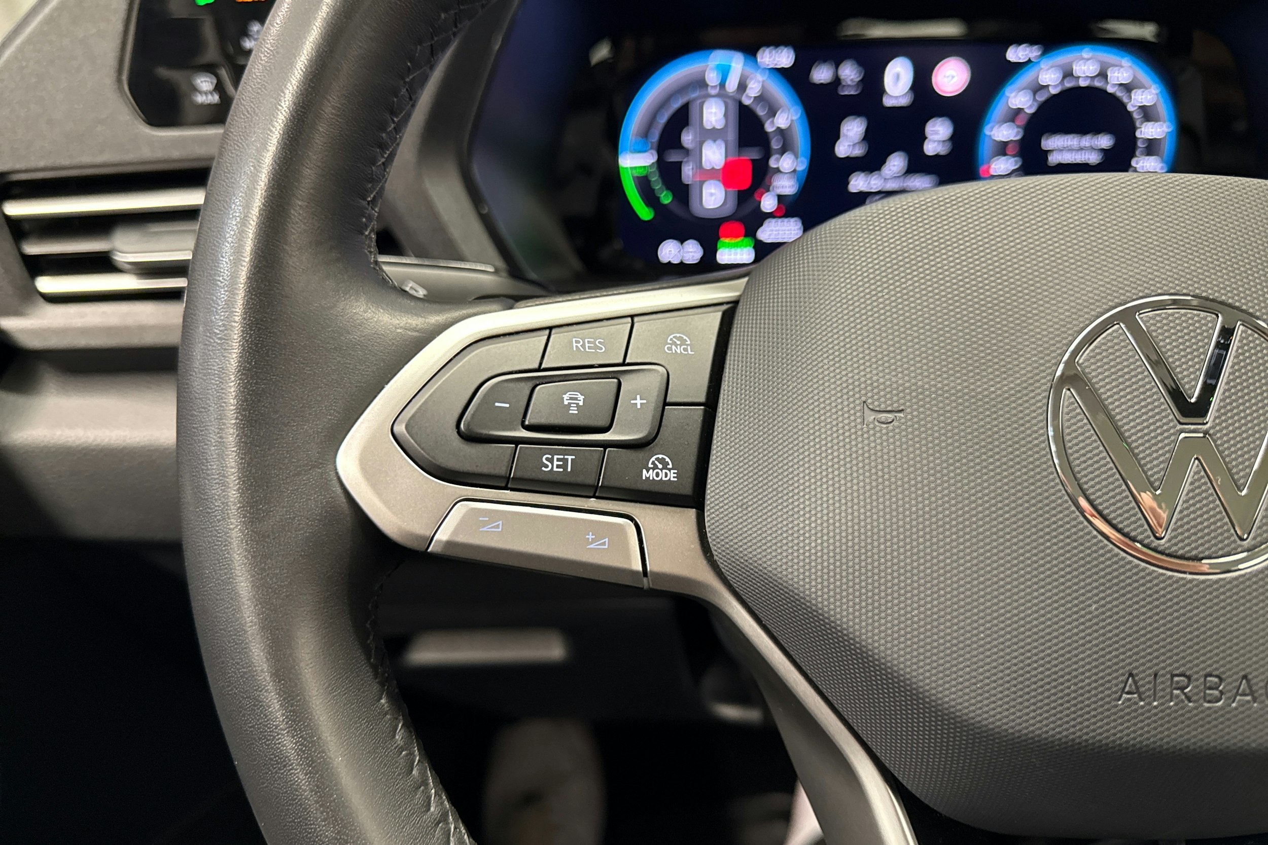 harmaa Volkswagen Caddy Maxi 2025 kuva 16.