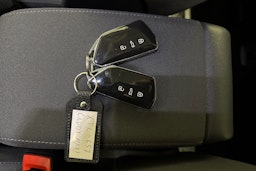 harmaa Volkswagen Caddy Maxi 2025 kuva 23.