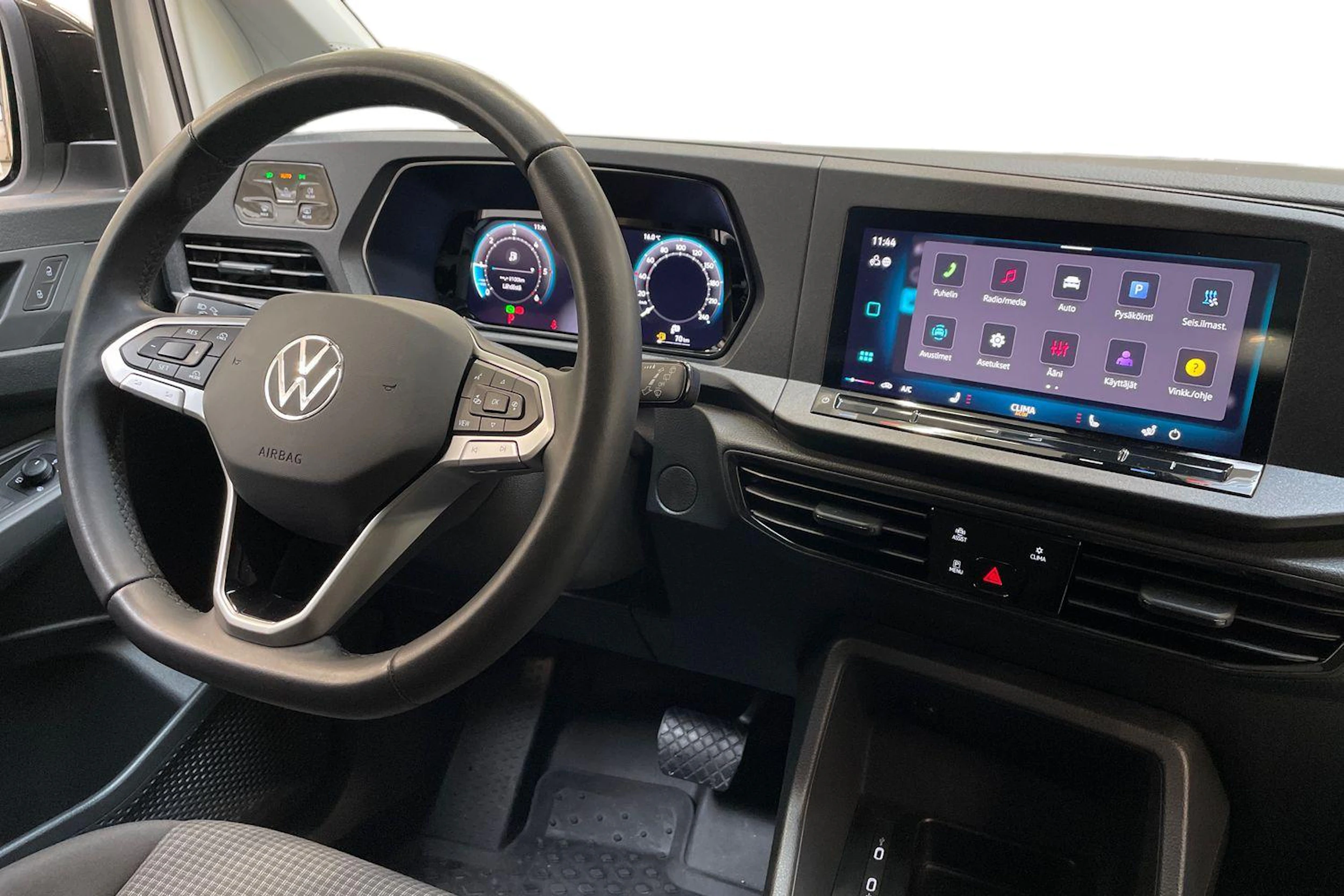 Valkoinen Volkswagen Caddy Maxi 2025 kuva 9.
