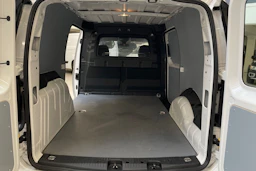 Valkoinen Volkswagen Caddy Maxi 2025 kuva 20.