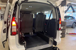 valkoinen Volkswagen Caddy Maxi 2026 kuva 16.