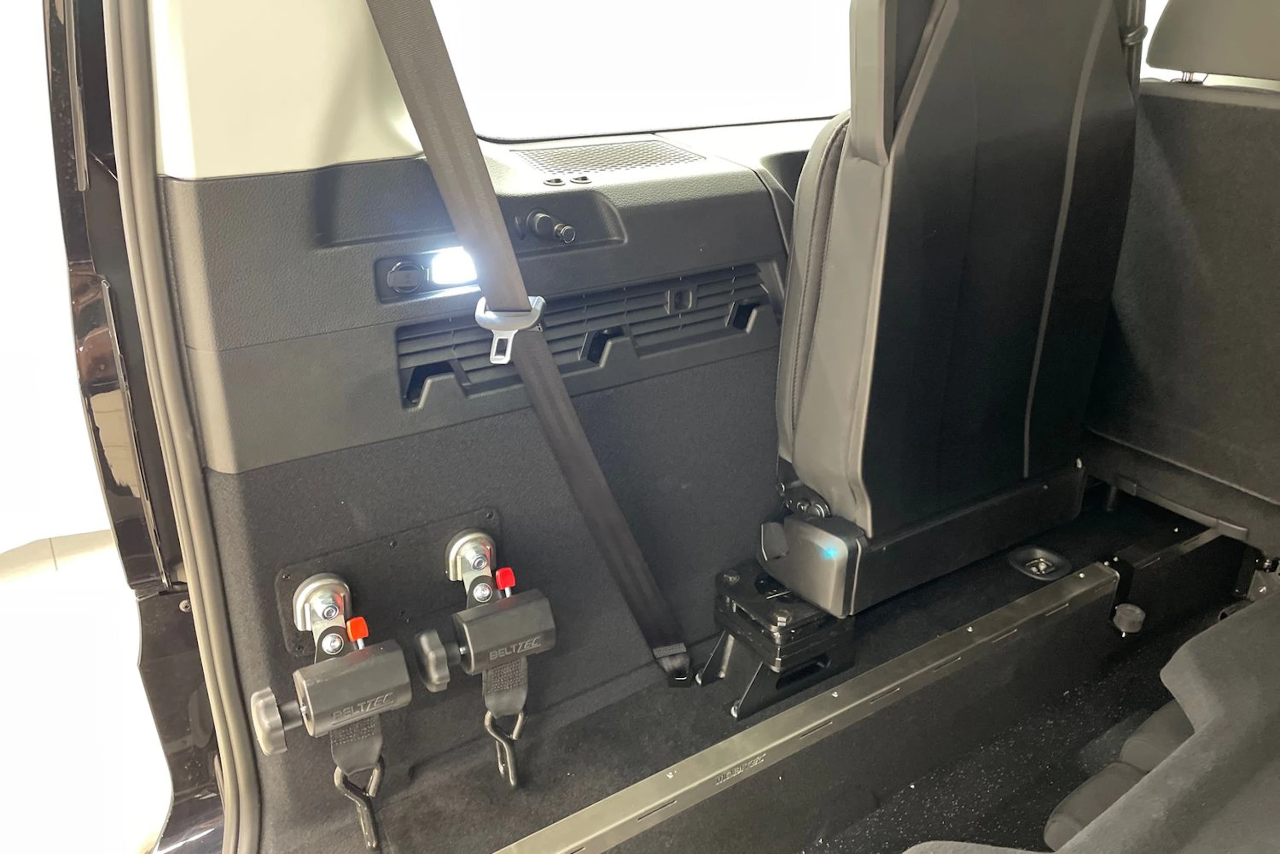 musta Volkswagen Caddy Maxi 2026 kuva 11.