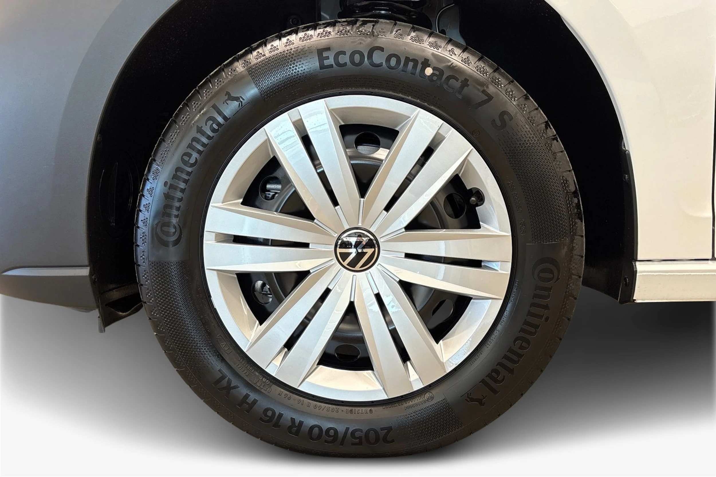 valkoinen Volkswagen Caddy Maxi 2026 kuva 12.