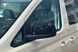 valkoinen Volkswagen Caddy Maxi 2026 kuva 16.