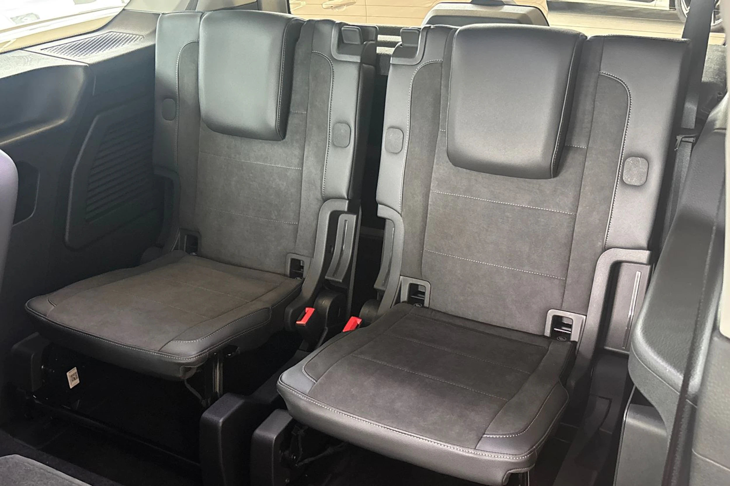 valkoinen Volkswagen Caddy Maxi 2026 kuva 17.