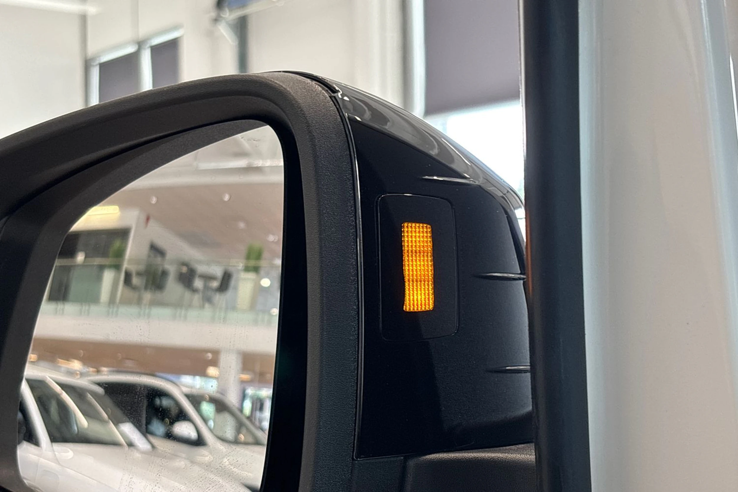 valkoinen Volkswagen Caddy Maxi 2026 kuva 41.