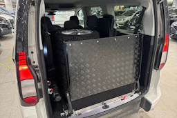 valkoinen Volkswagen Caddy Maxi 2026 kuva 5.