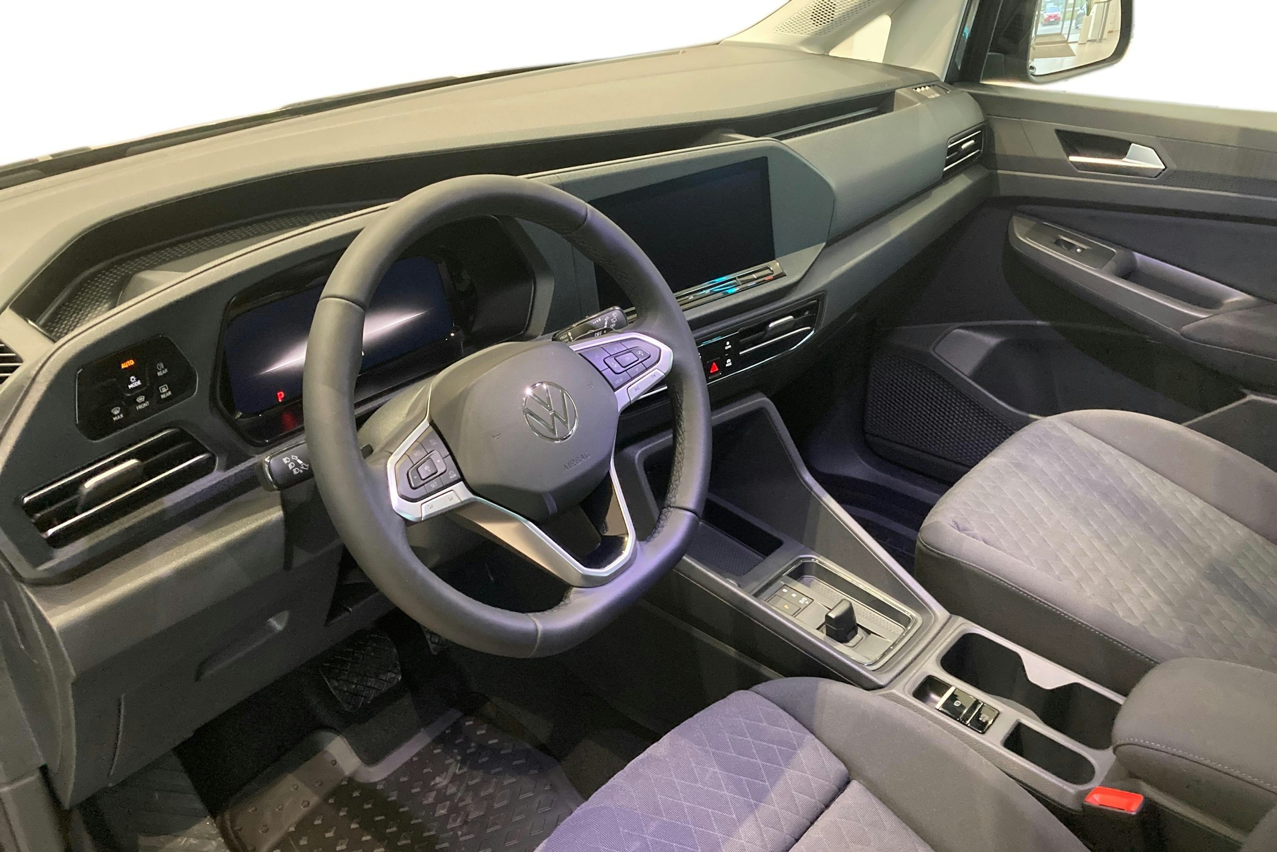 sininen Volkswagen Caddy Maxi 2026 kuva 6.