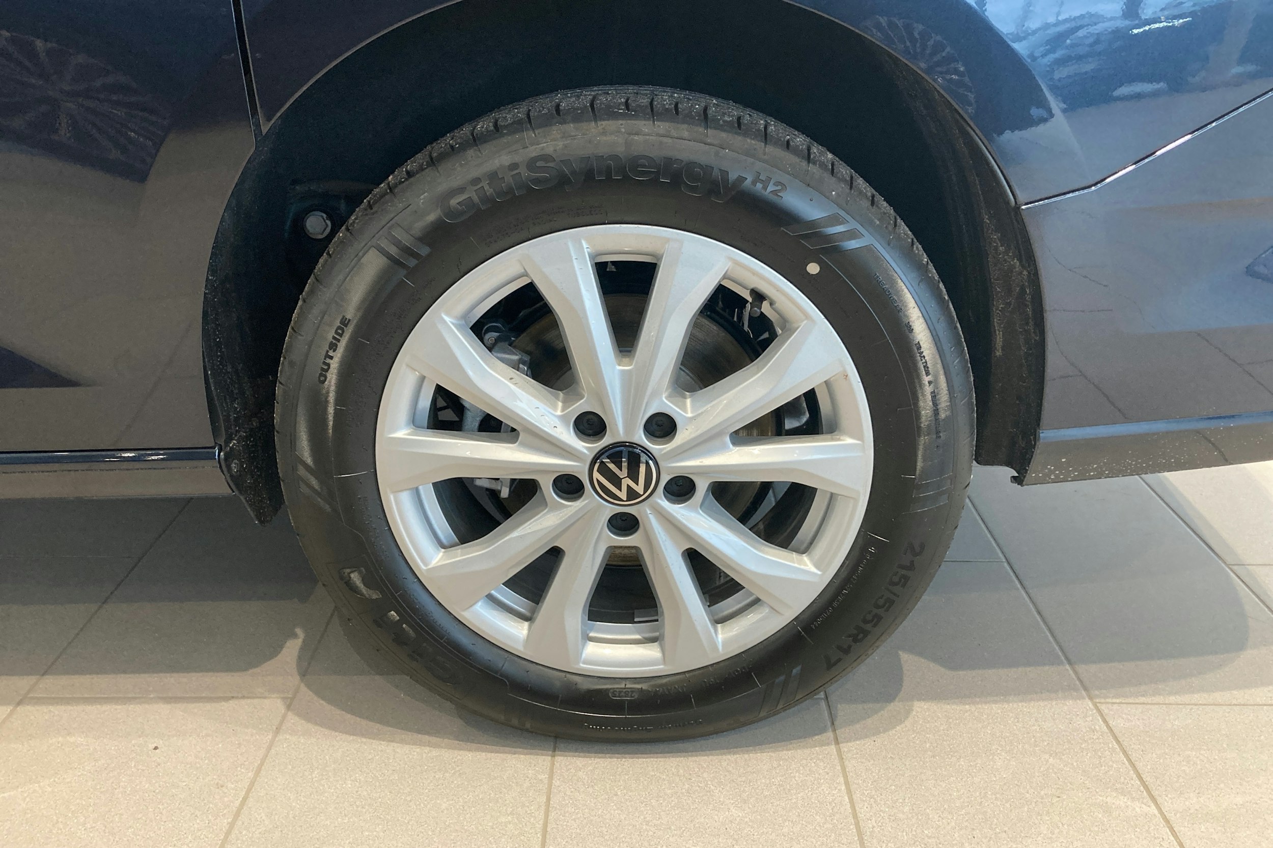 sininen Volkswagen Caddy Maxi 2026 kuva 10.