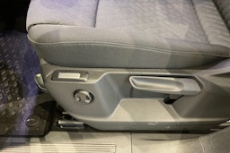 sininen Volkswagen Caddy Maxi 2026 kuva 12.