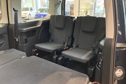 sininen Volkswagen Caddy Maxi 2026 kuva 19.