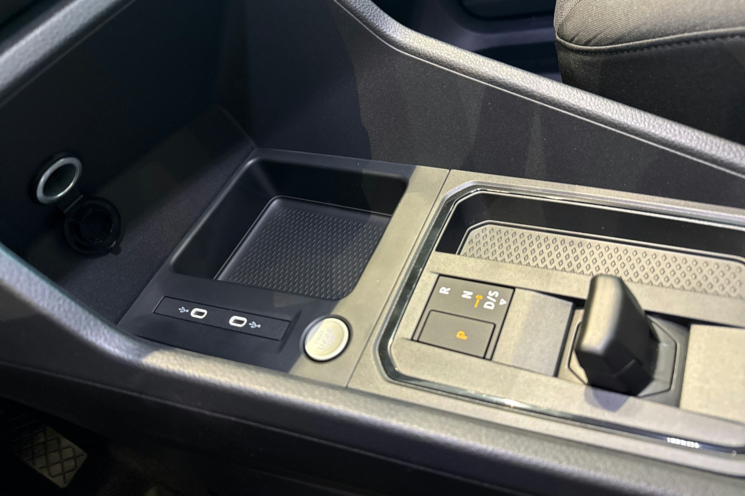 Ruskea (beige) Volkswagen Caddy Maxi 2026 kuva 27.