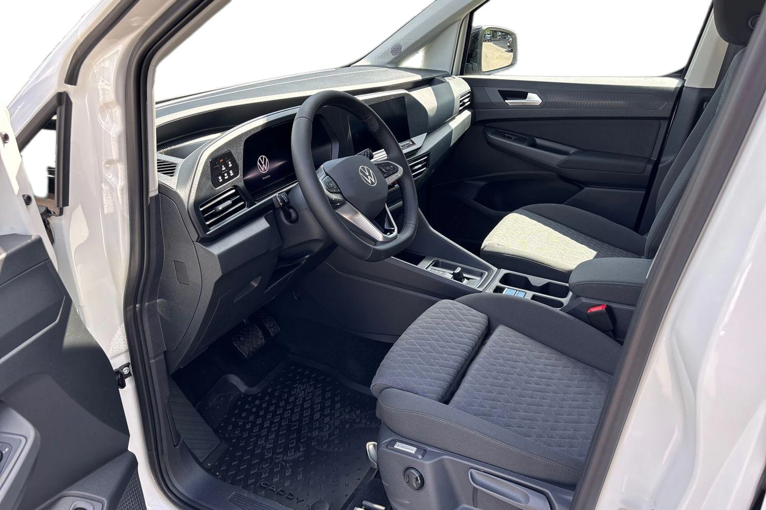 valkoinen Volkswagen Caddy Maxi 2026 kuva 6.
