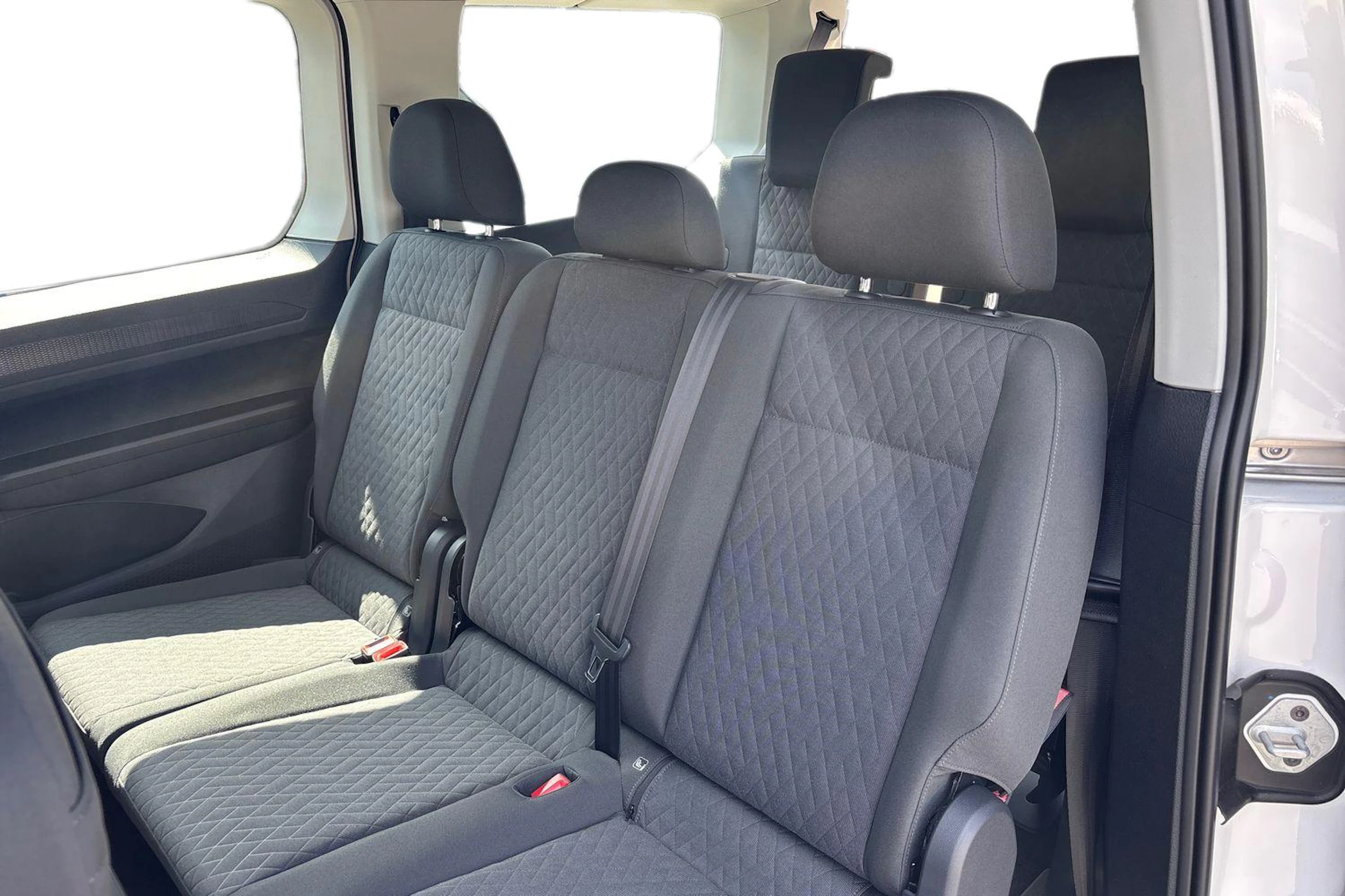 valkoinen Volkswagen Caddy Maxi 2026 kuva 8.