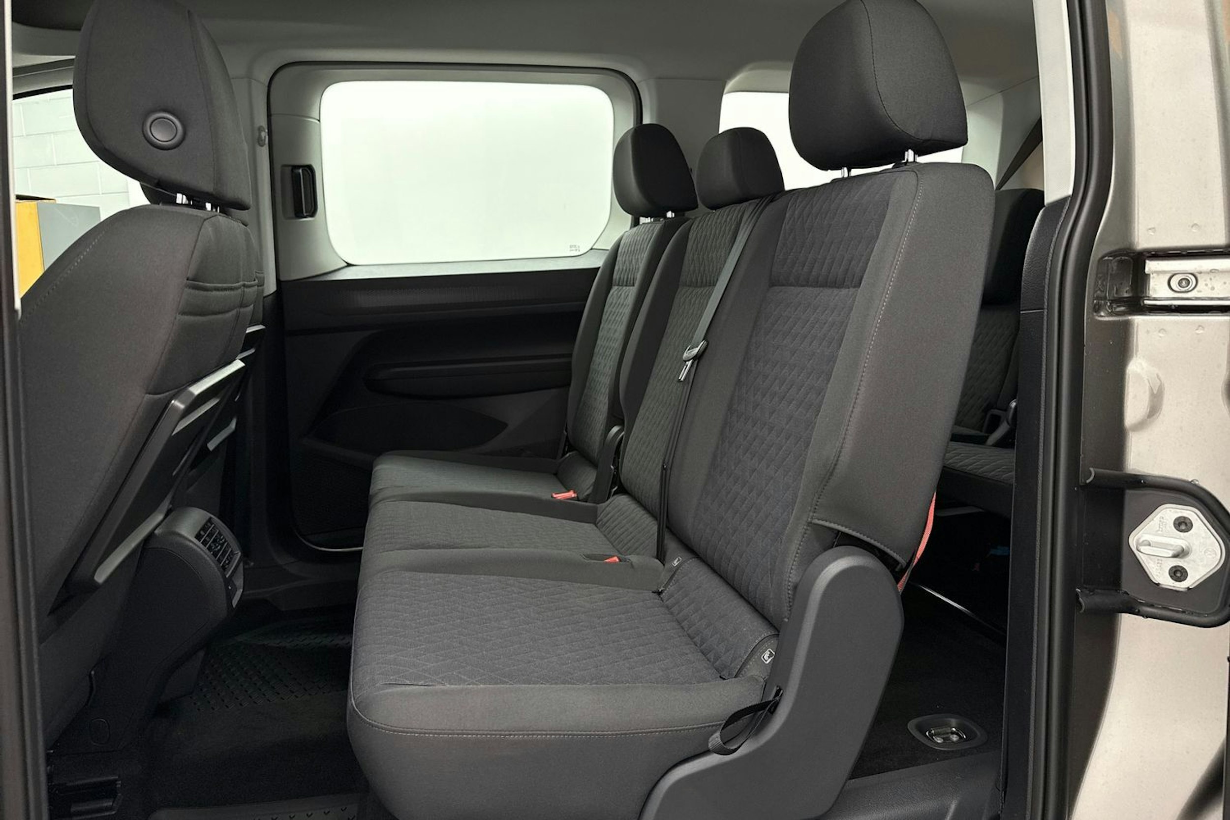 met. ruskea (beige) Volkswagen Caddy Maxi 2026 kuva 10.