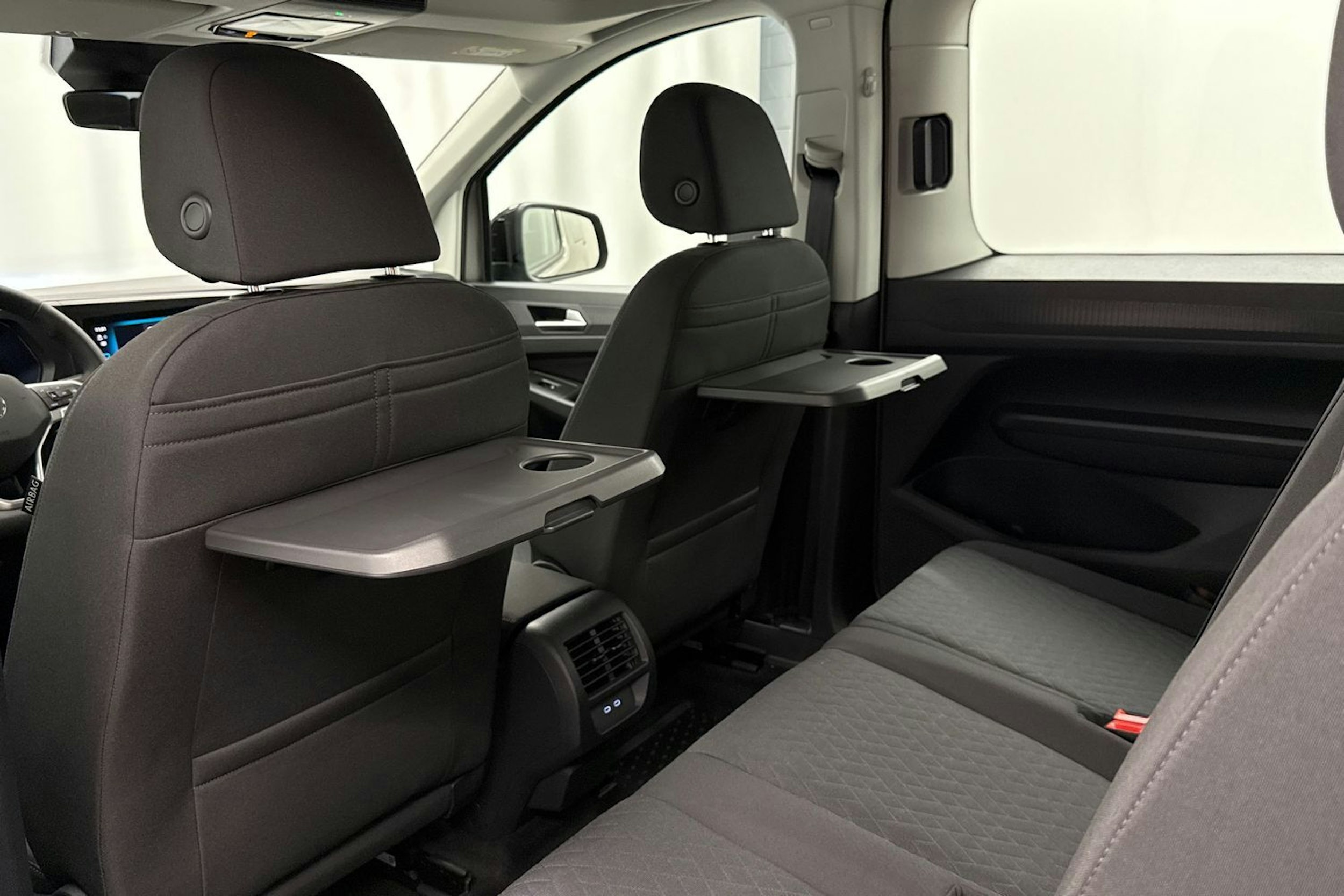 met. ruskea (beige) Volkswagen Caddy Maxi 2026 kuva 11.