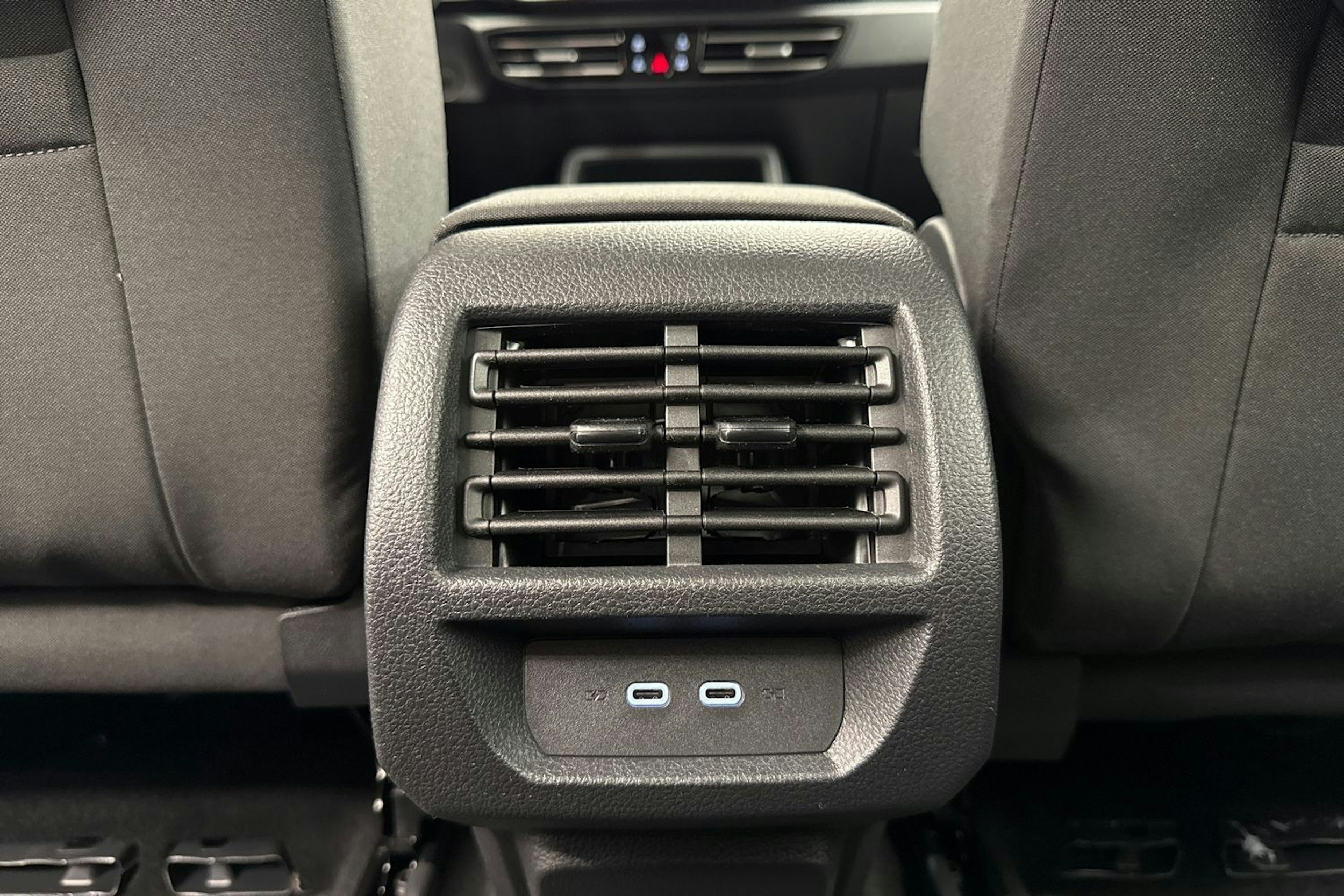 met. ruskea (beige) Volkswagen Caddy Maxi 2026 kuva 13.