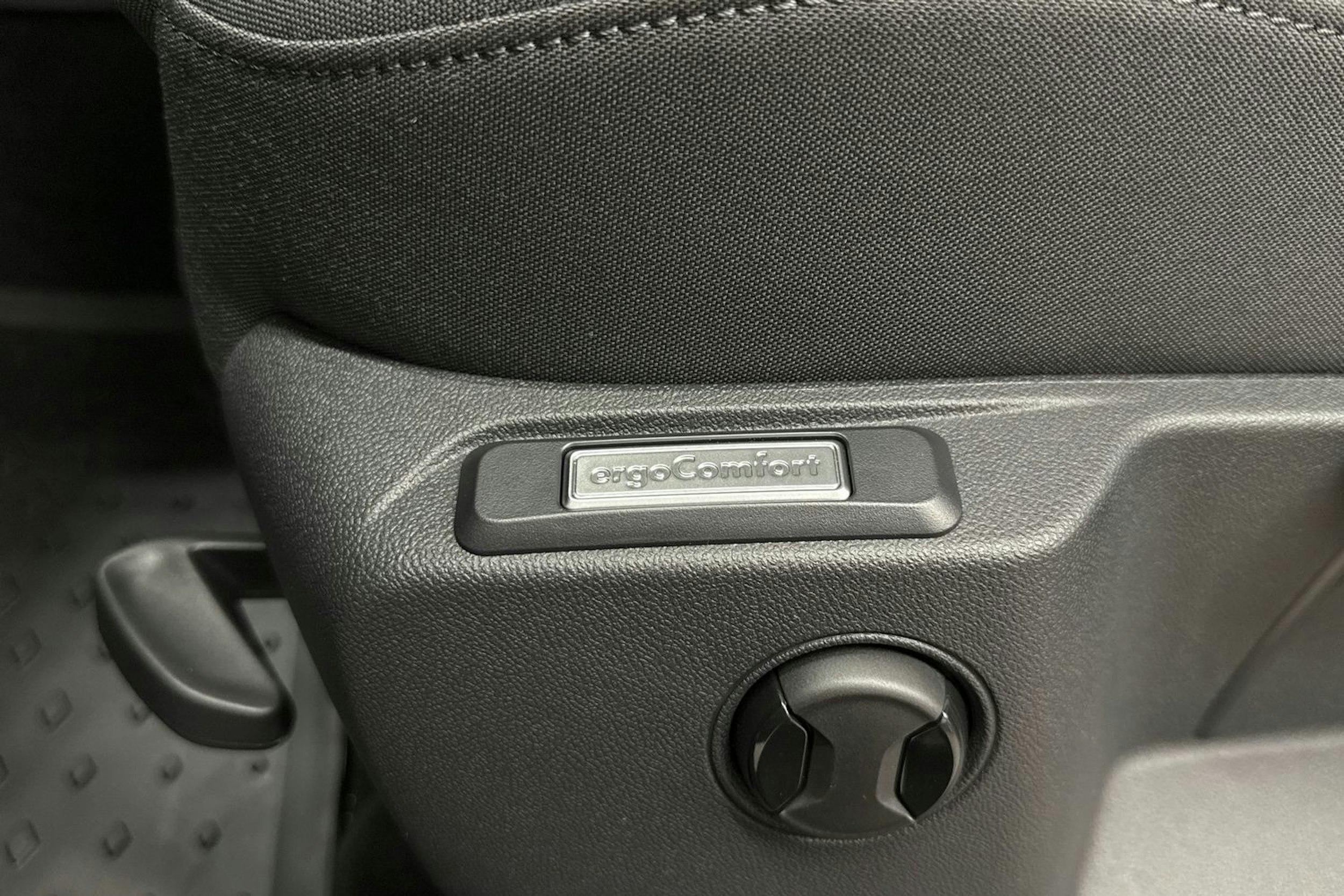 met. ruskea (beige) Volkswagen Caddy Maxi 2026 kuva 14.