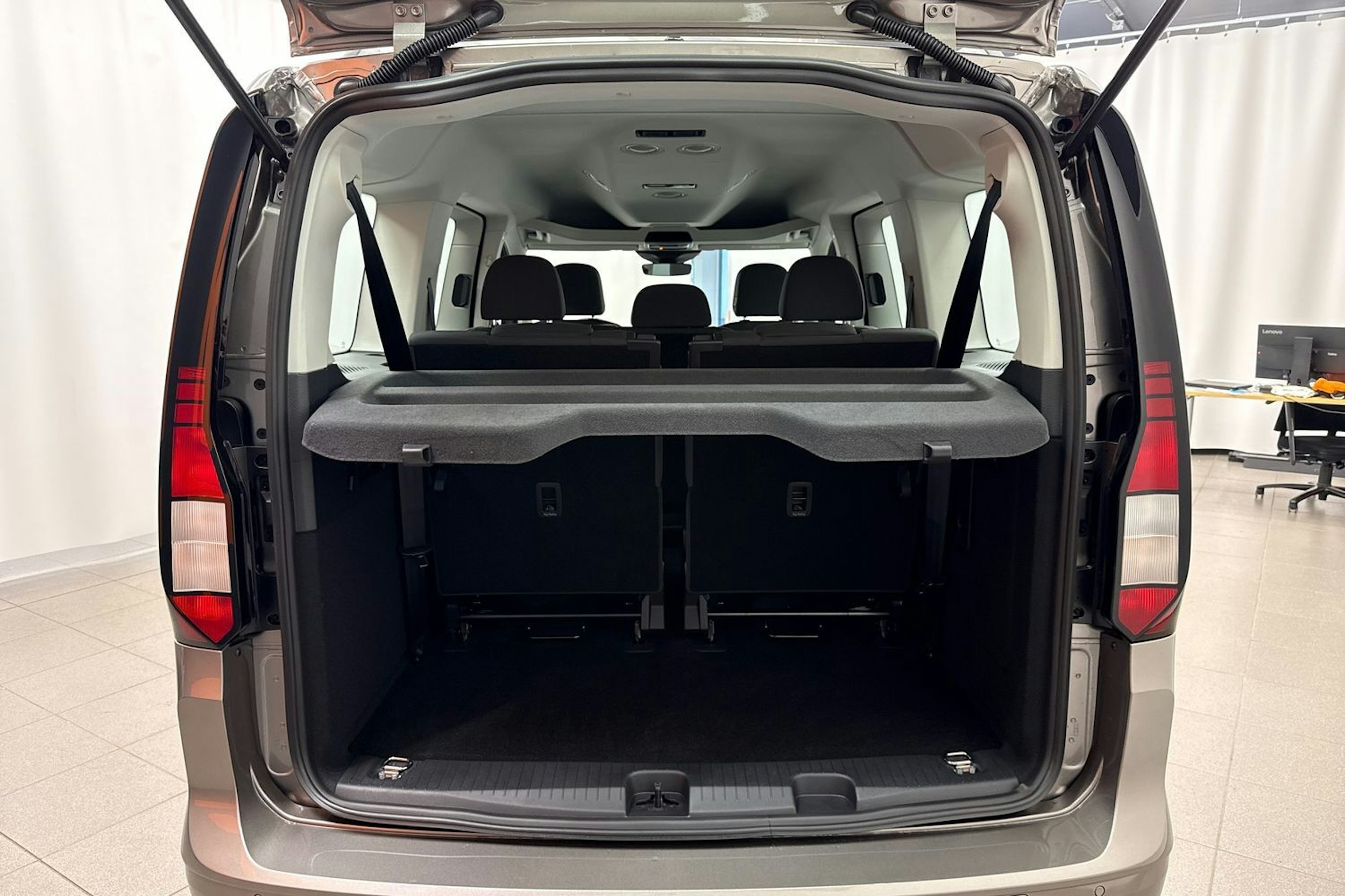 met. ruskea (beige) Volkswagen Caddy Maxi 2026 kuva 15.