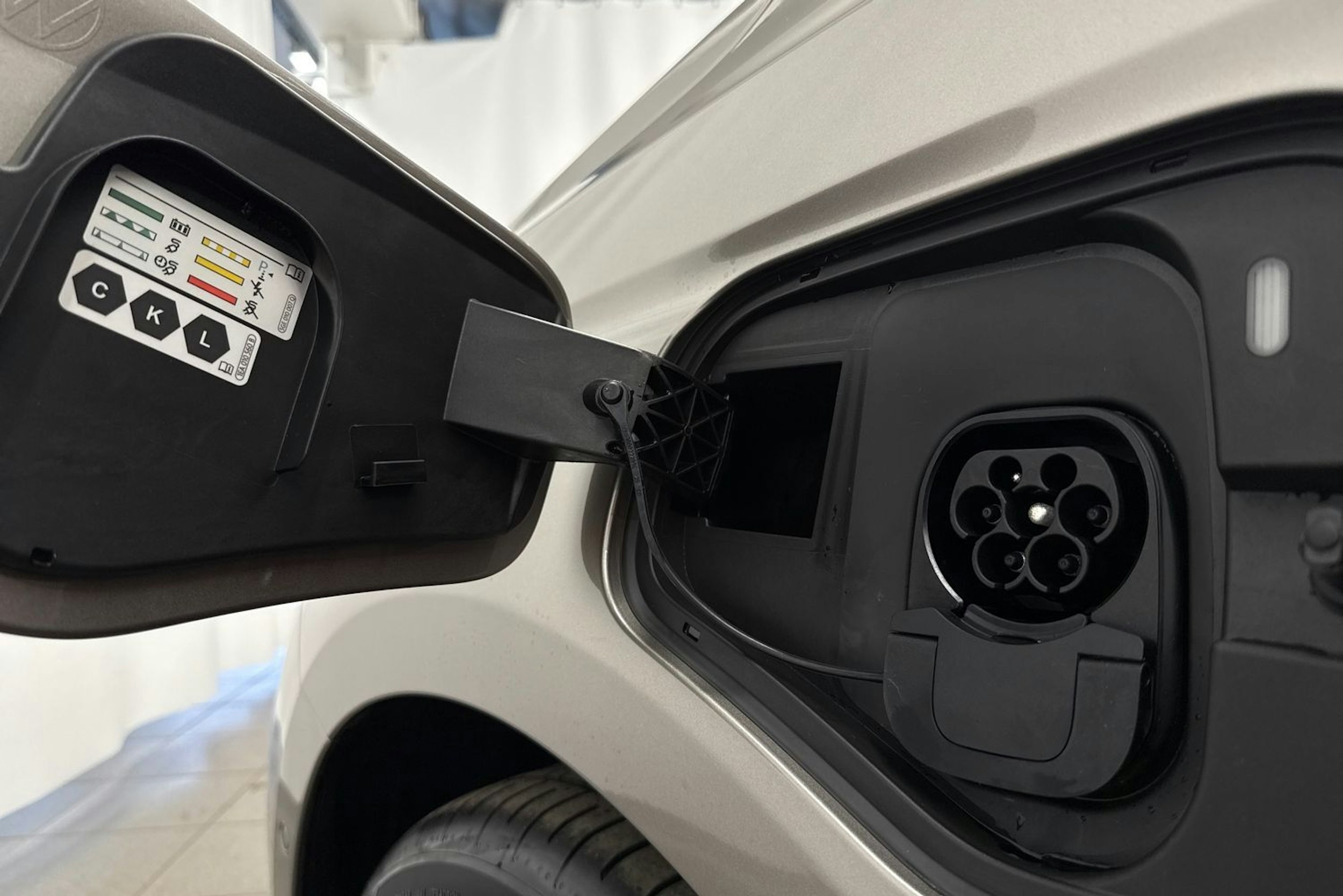 met. ruskea (beige) Volkswagen Caddy Maxi 2026 kuva 16.