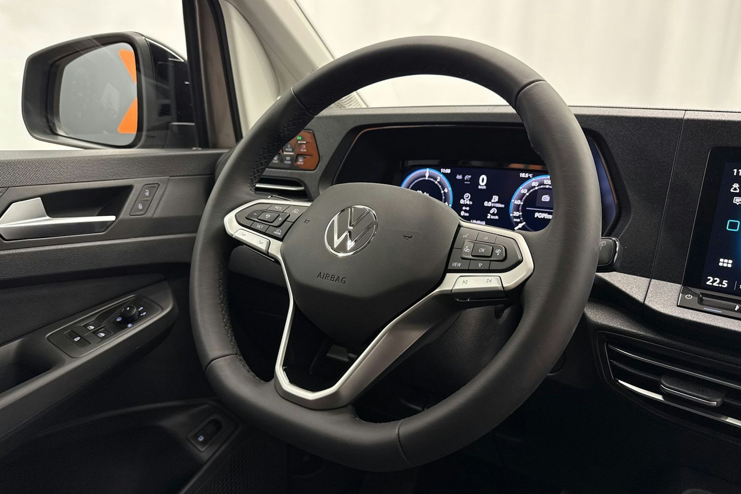 met. ruskea (beige) Volkswagen Caddy Maxi 2026 kuva 17.