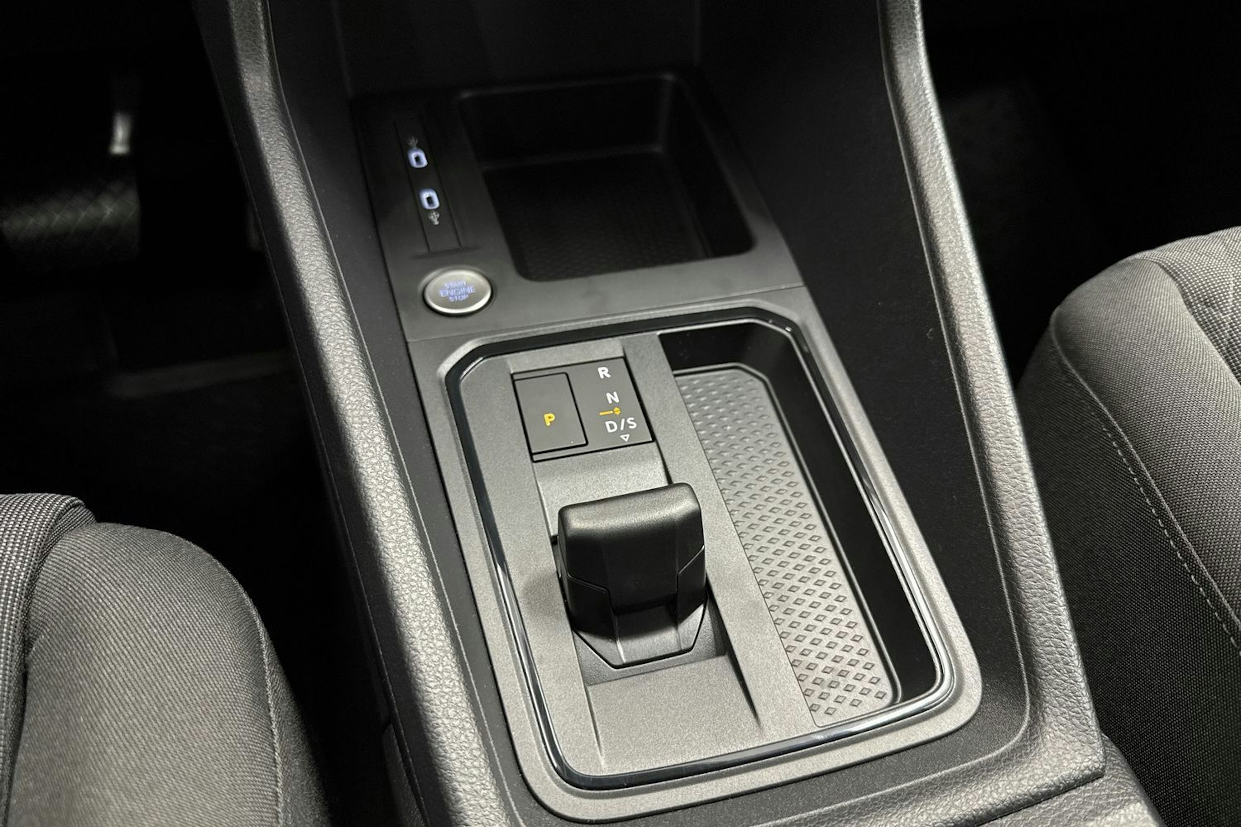 met. ruskea (beige) Volkswagen Caddy Maxi 2026 kuva 26.