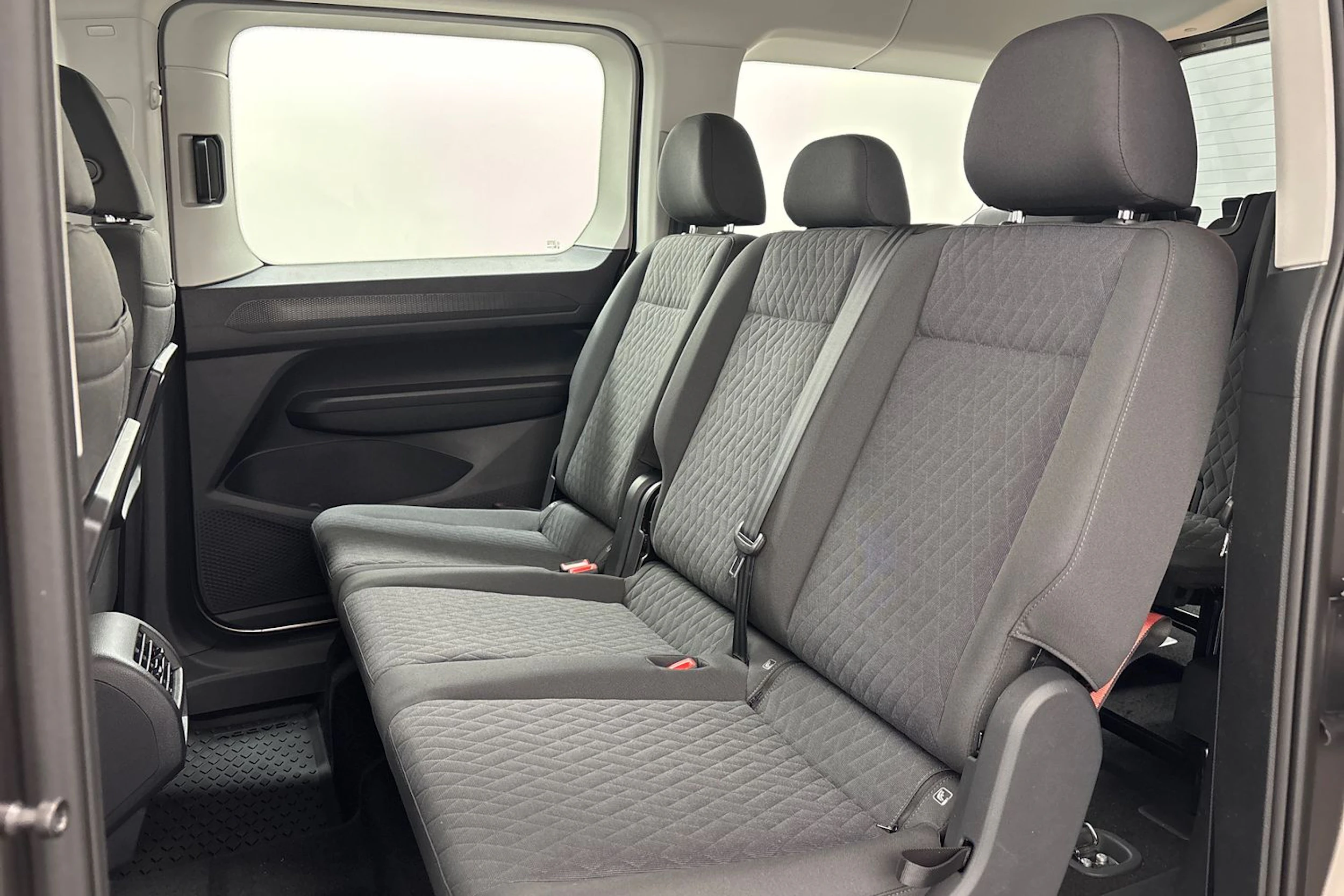met. ruskea (beige) Volkswagen Caddy Maxi 2026 kuva 13.