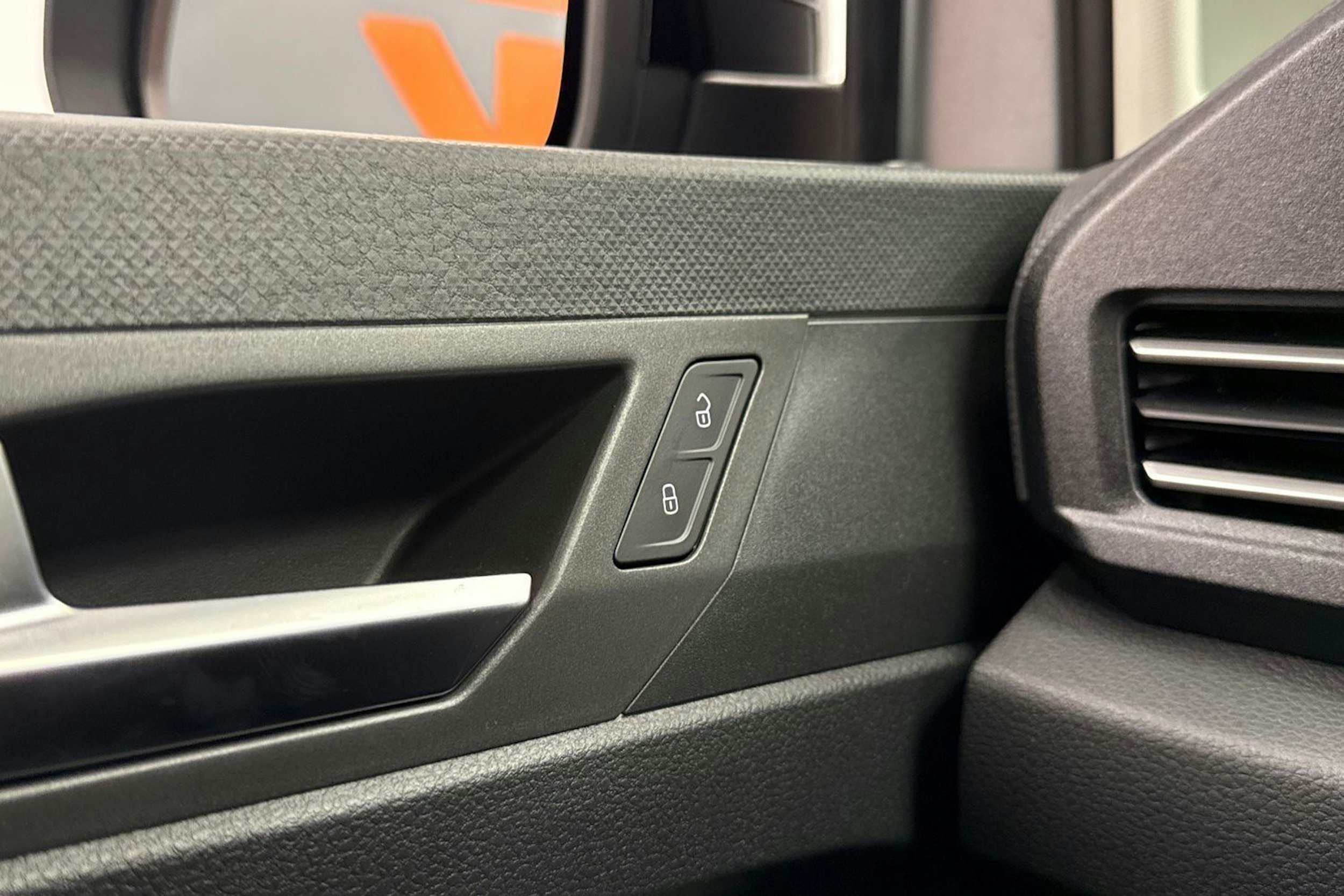 met. harmaa Volkswagen Caddy Maxi 2026 kuva 22.