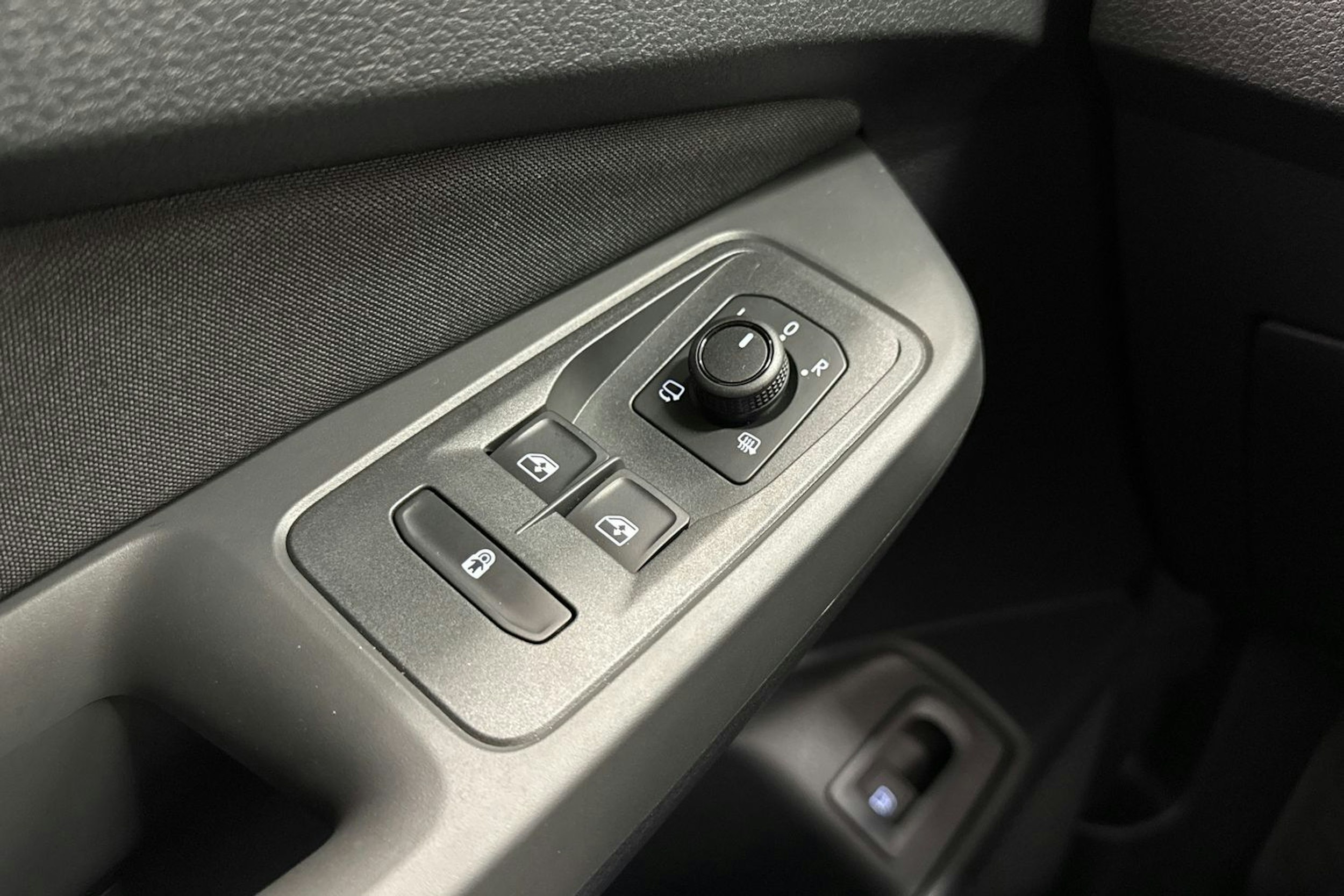 met. harmaa Volkswagen Caddy Maxi 2026 kuva 24.