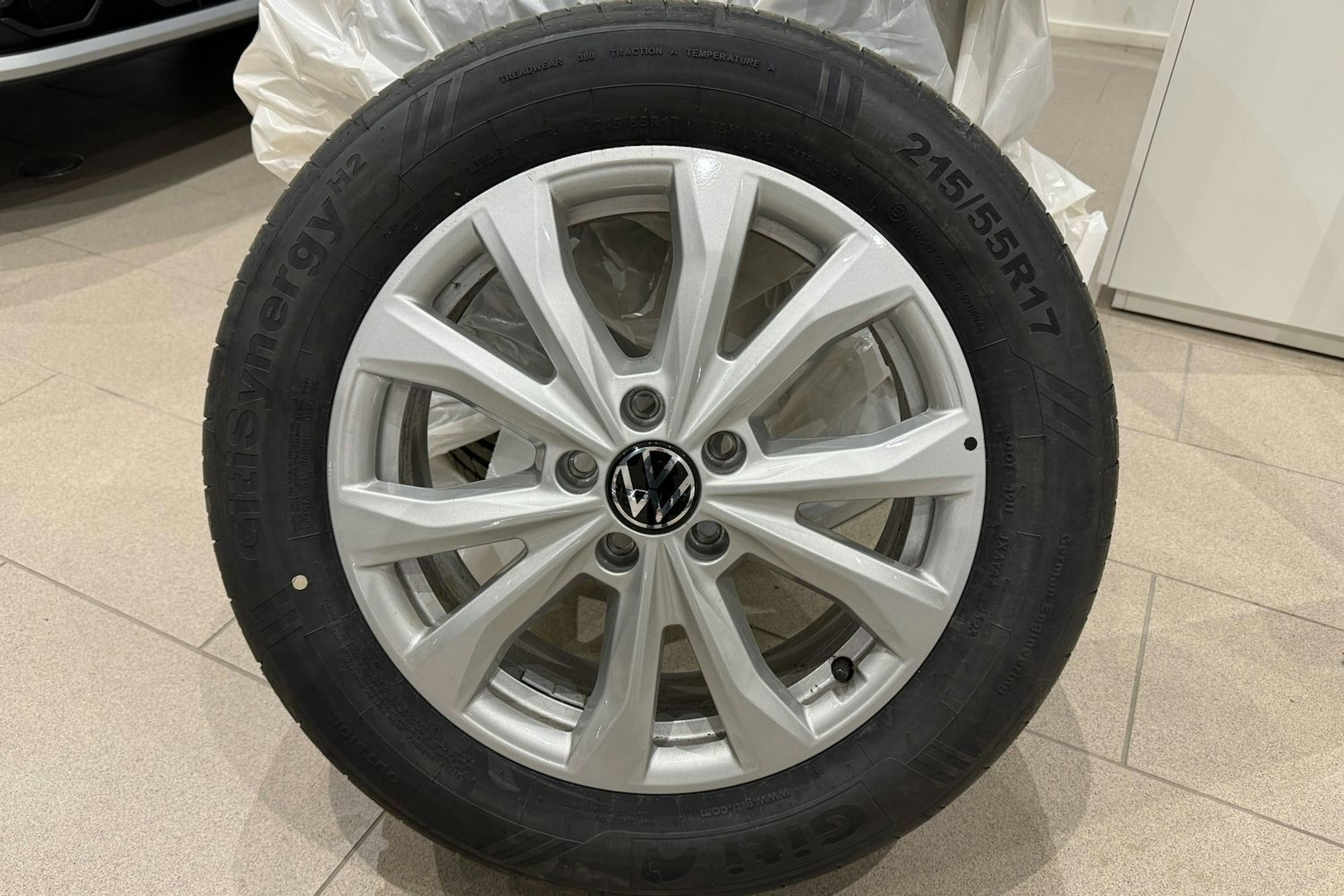 met. harmaa Volkswagen Caddy Maxi 2026 kuva 11.