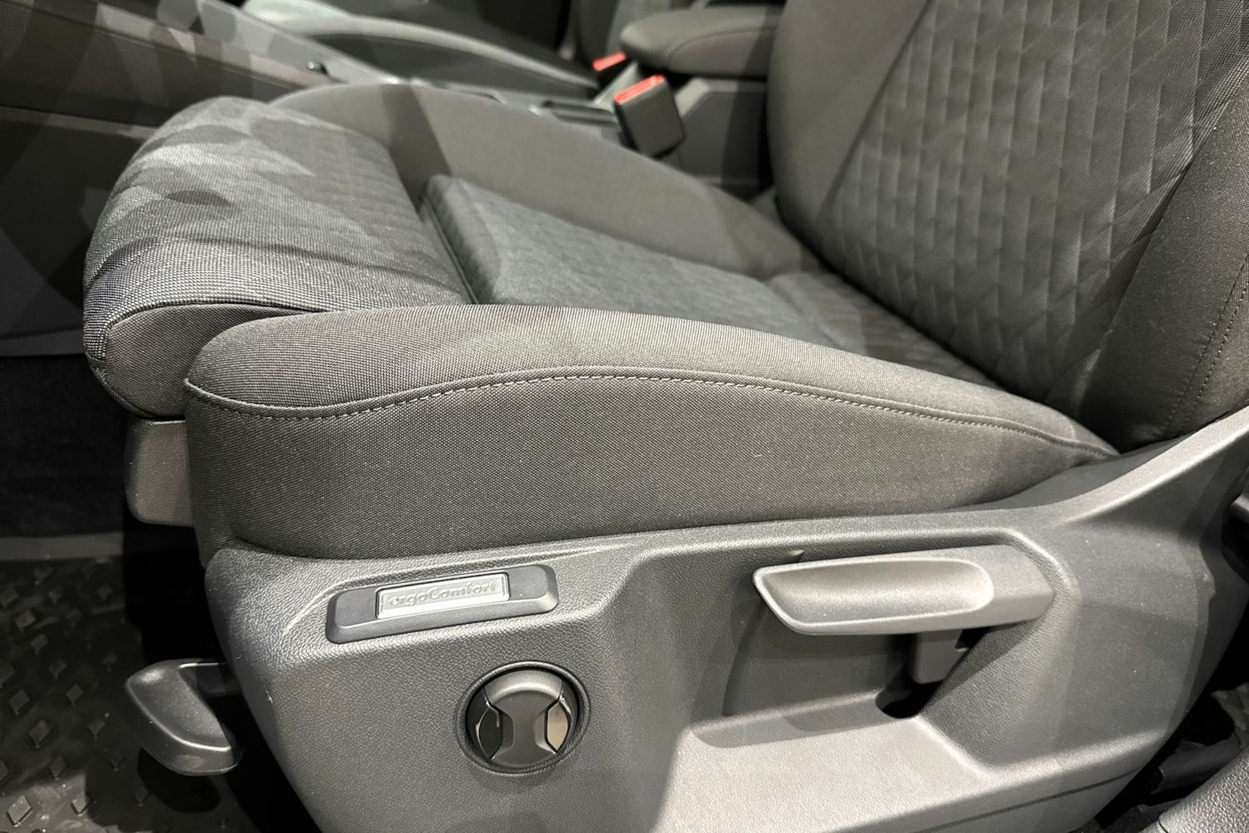 met. harmaa Volkswagen Caddy Maxi 2026 kuva 15.