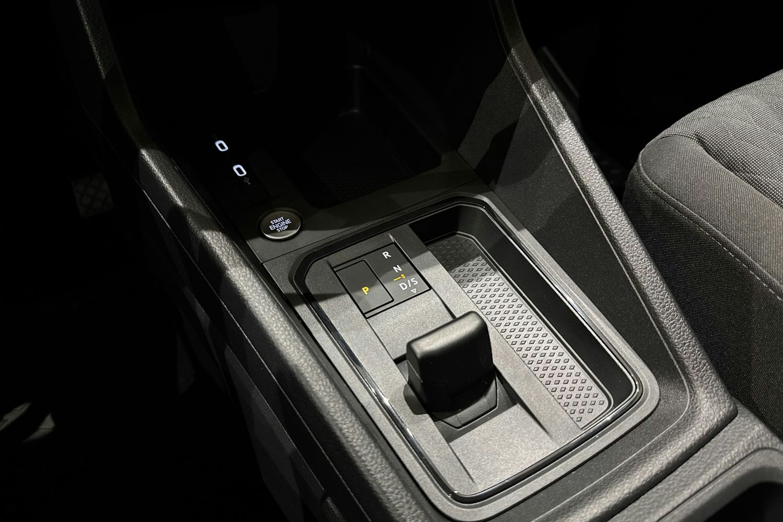 met. harmaa Volkswagen Caddy Maxi 2026 kuva 27.