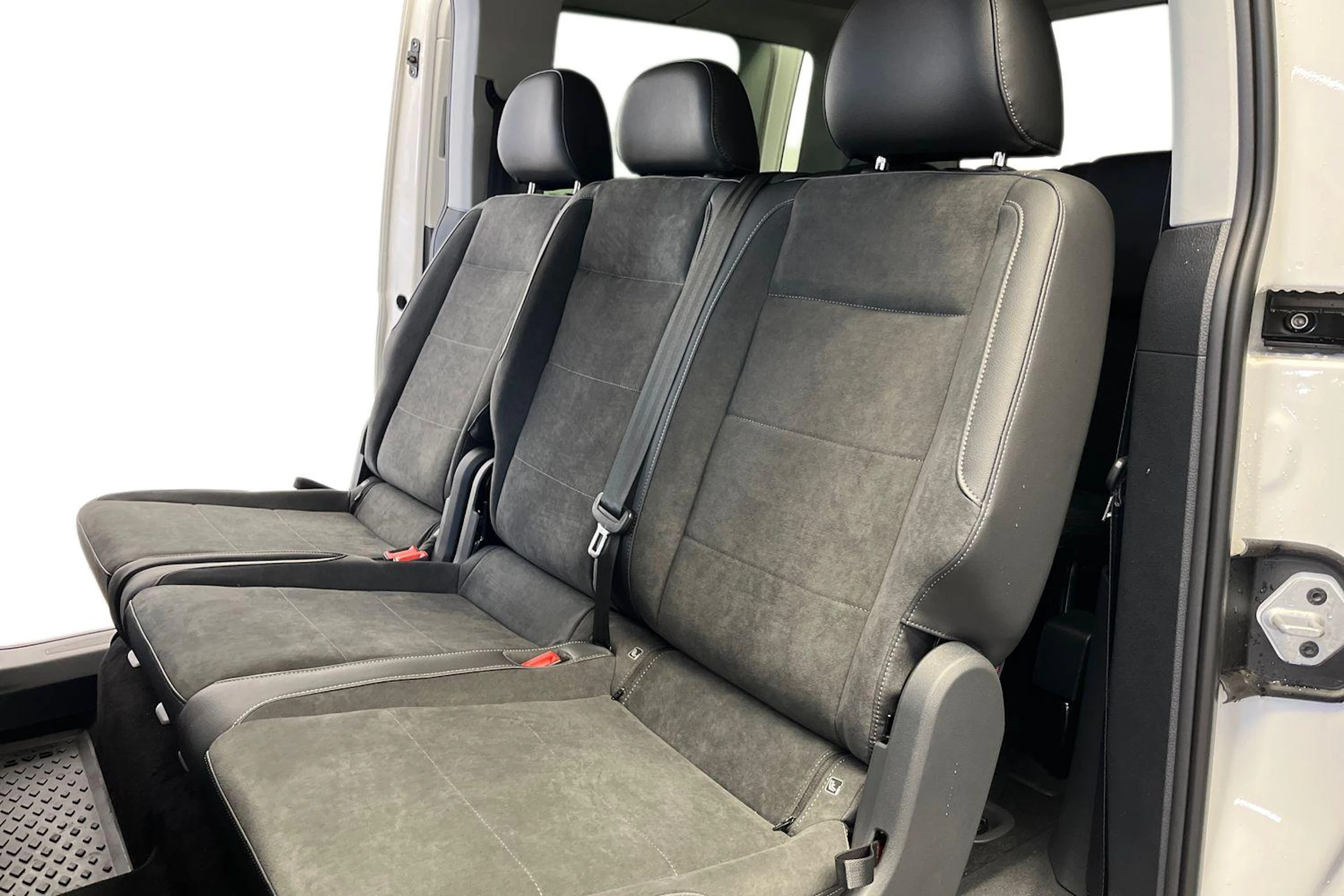 Valkoinen Volkswagen Caddy 2026 kuva 8.