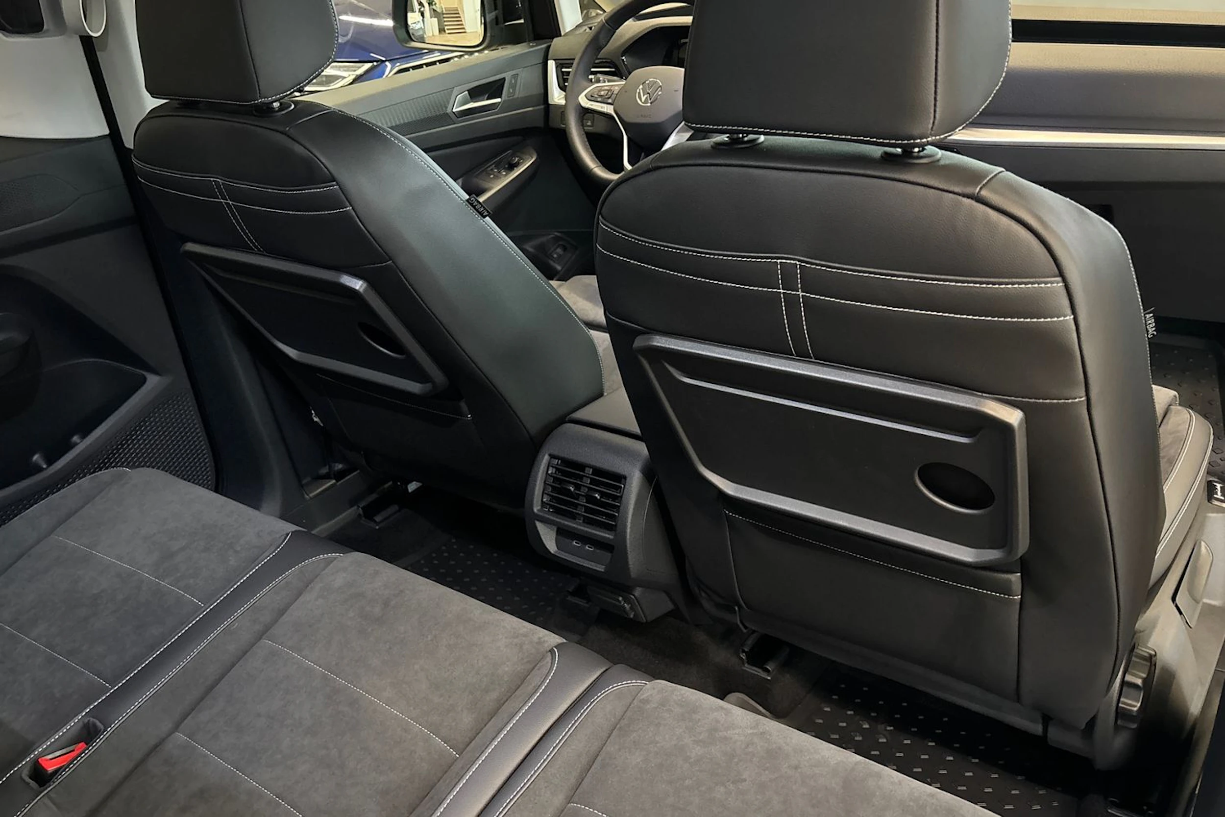 musta Volkswagen Caddy 2027 kuva 19.