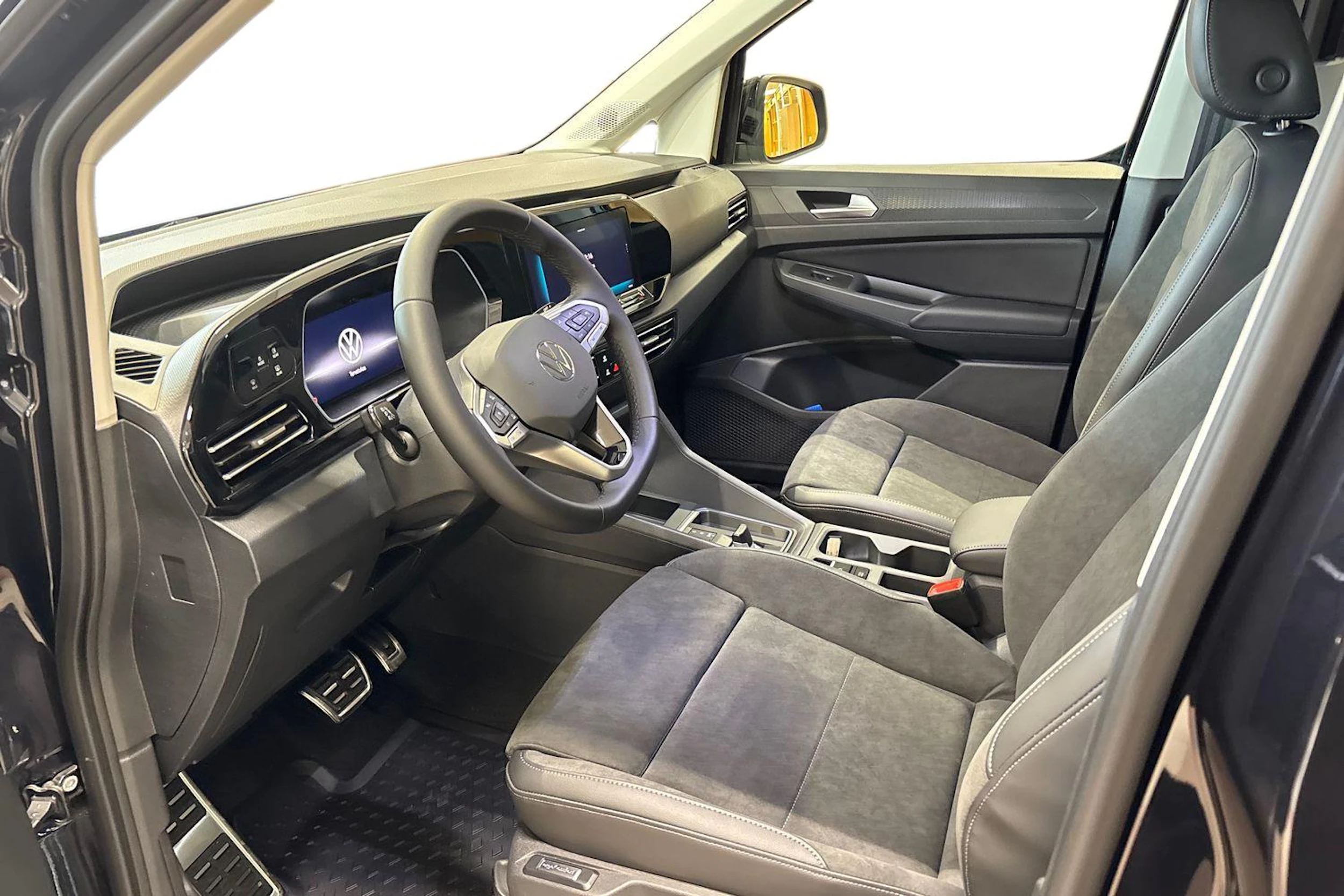 musta Volkswagen Caddy Maxi 2026 kuva 6.