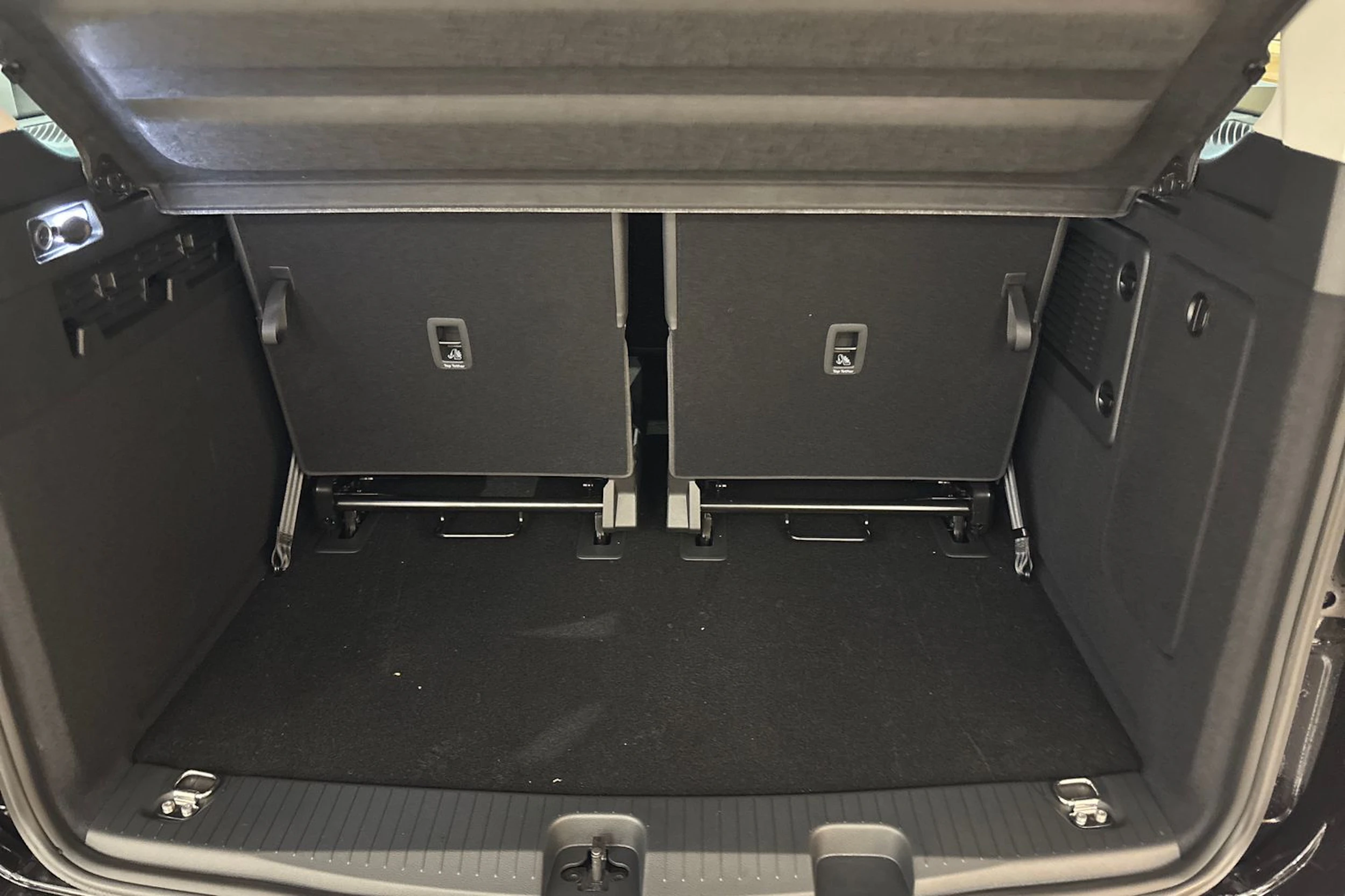 musta Volkswagen Caddy Maxi 2026 kuva 11.