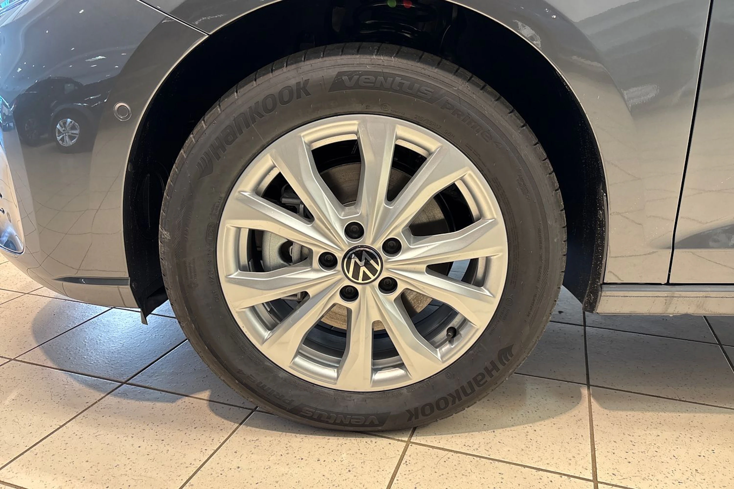 harmaa Volkswagen Caddy Maxi 2026 kuva 10.