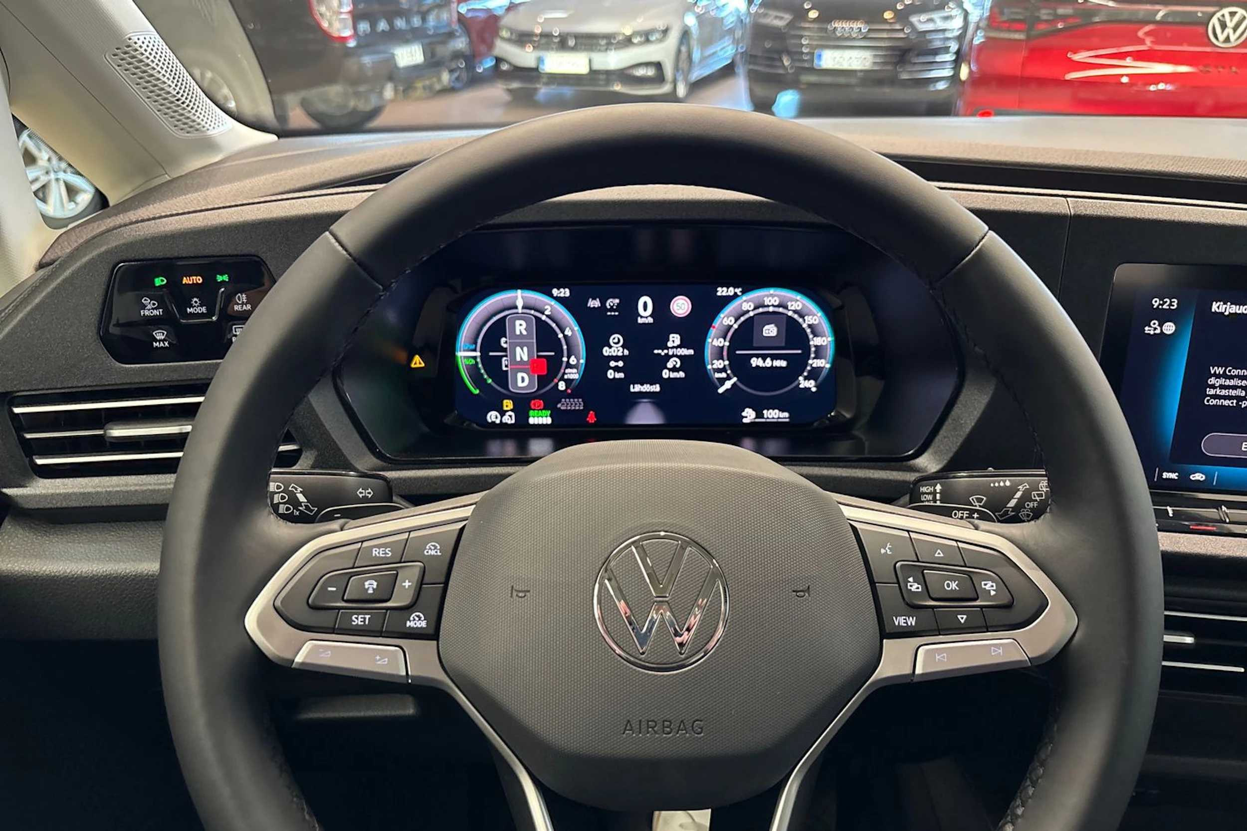 harmaa Volkswagen Caddy Maxi 2026 kuva 15.