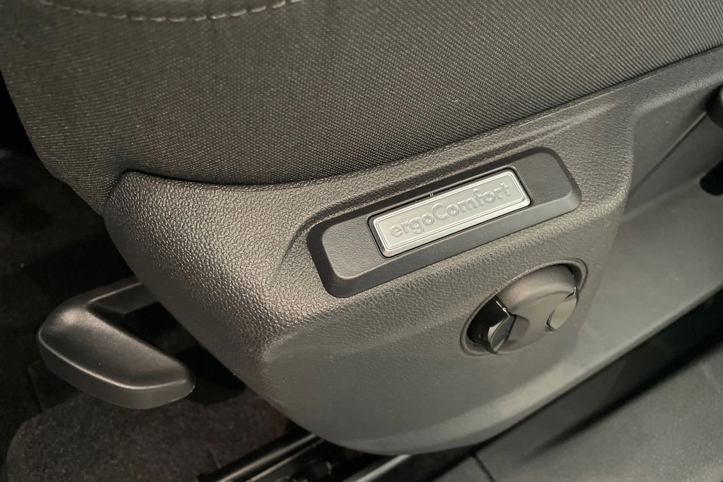 musta Volkswagen Caddy Maxi 2026 kuva 15.