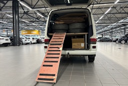 valkoinen Volkswagen Caravelle 2001 kuva 17.