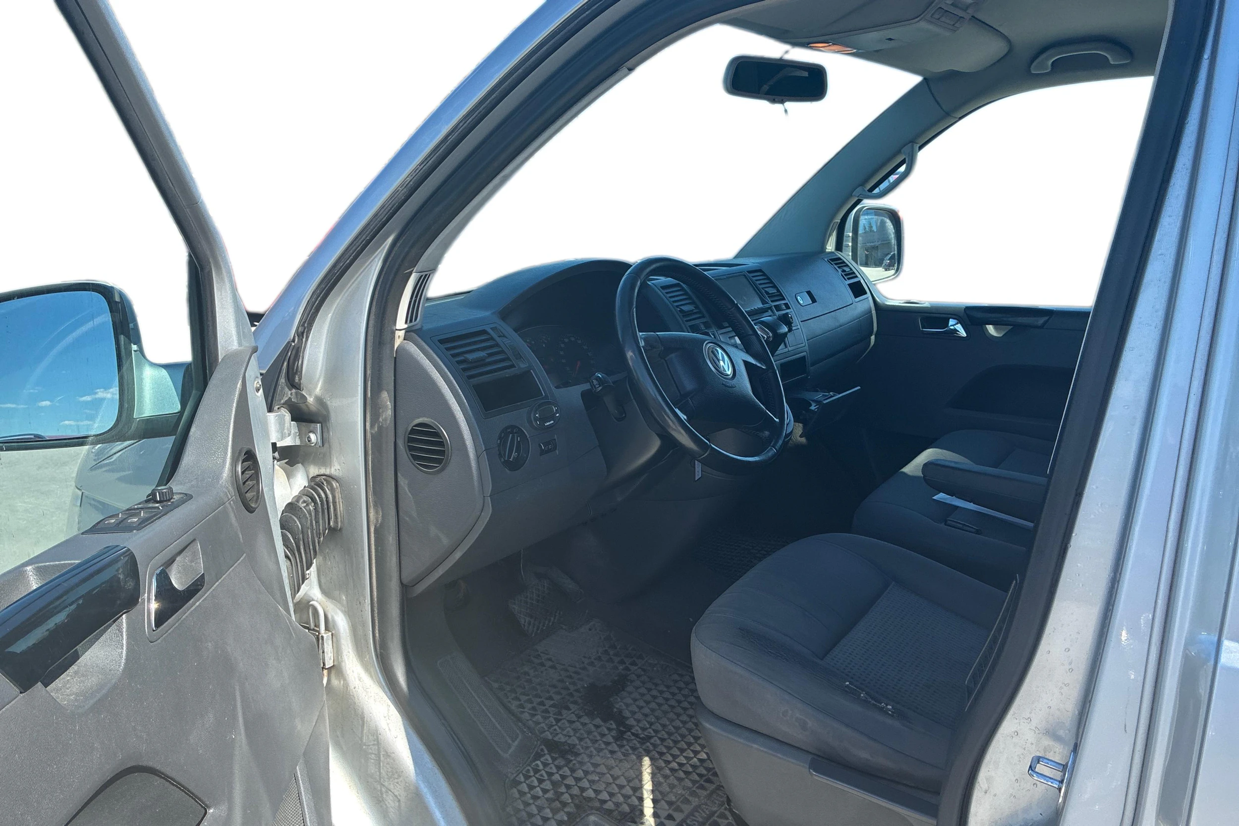 harmaa Volkswagen Caravelle 2006 kuva 8.