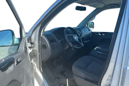 harmaa Volkswagen Caravelle 2006 kuva 8.