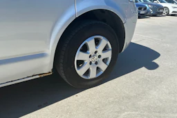 harmaa Volkswagen Caravelle 2006 kuva 13.