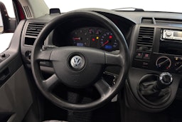 punainen Volkswagen Caravelle 2008 kuva 7.