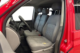 punainen Volkswagen Caravelle 2008 kuva 8.